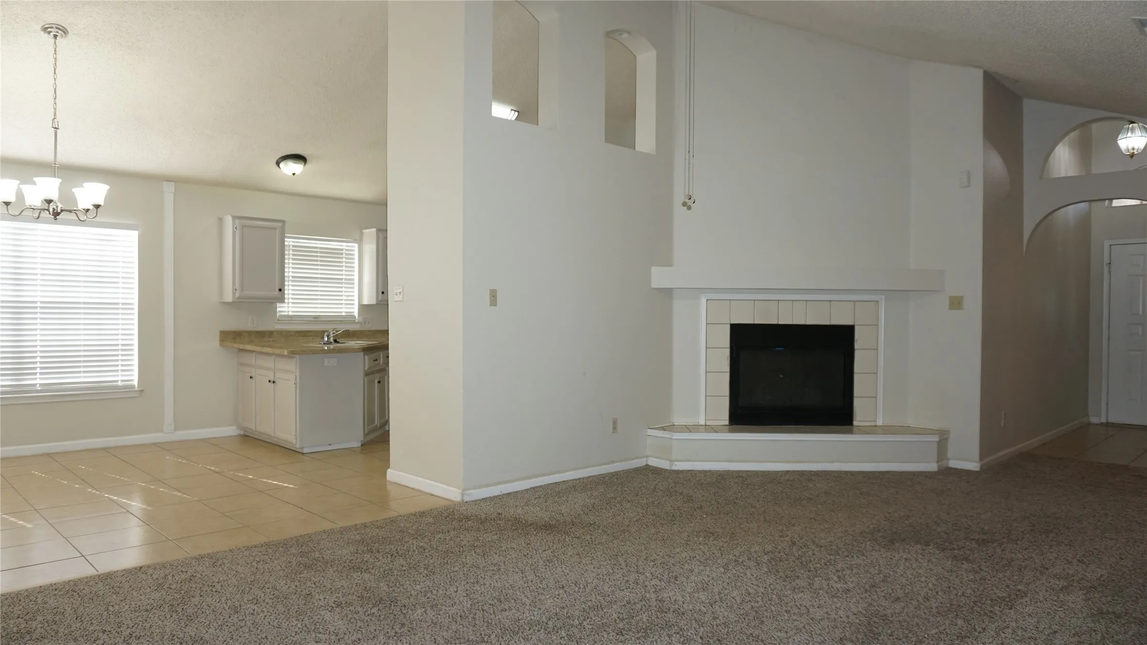 Single Family Residence For Rent in Tarrant County , 10217 Cool Spring Drive, Fort Worth, Texas 76108, 3 Bedroom, 2 Bathroom, 2 Garage spaces, 1,826 Sqft, built in 1992, mls#21234095, Real Estate Agent in Fort Worth, Homes For Rent in Tarrant county, Homes For Rent in Fort Worth, Realtor in Fort Worth Texas, Real Estate Brokerage Independent Realty Texas, Luminita Cordes Realtor