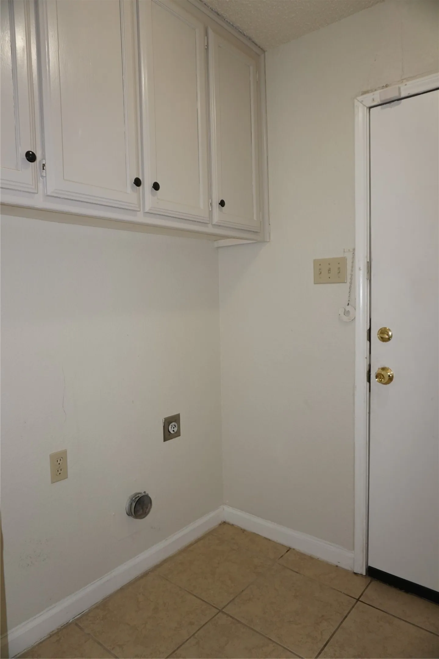 Single Family Residence For Rent in Tarrant County , 10217 Cool Spring Drive, Fort Worth, Texas 76108, 3 Bedroom, 2 Bathroom, 2 Garage spaces, 1,826 Sqft, built in 1992, mls#21234095, Real Estate Agent in Fort Worth, Homes For Rent in Tarrant county, Homes For Rent in Fort Worth, Realtor in Fort Worth Texas, Real Estate Brokerage Independent Realty Texas, Luminita Cordes Realtor