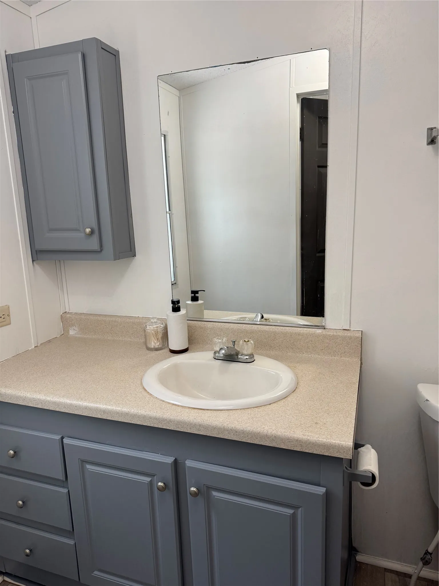 Mobile Home For Sale in Hunt County , 9374 Amy Drive, Hawk Cove, Texas 75474, 2 Bedroom, 2 Bathroom, Garage spaces, 896 Sqft, built in 2014, mls#21376814, Real Estate Agent in Hawk Cove, Homes For Sale in Hunt county, Homes For Sale in Hawk Cove, Realtor in Hawk Cove Texas, Real Estate Brokerage Independent Realty Texas, Luminita Cordes Realtor