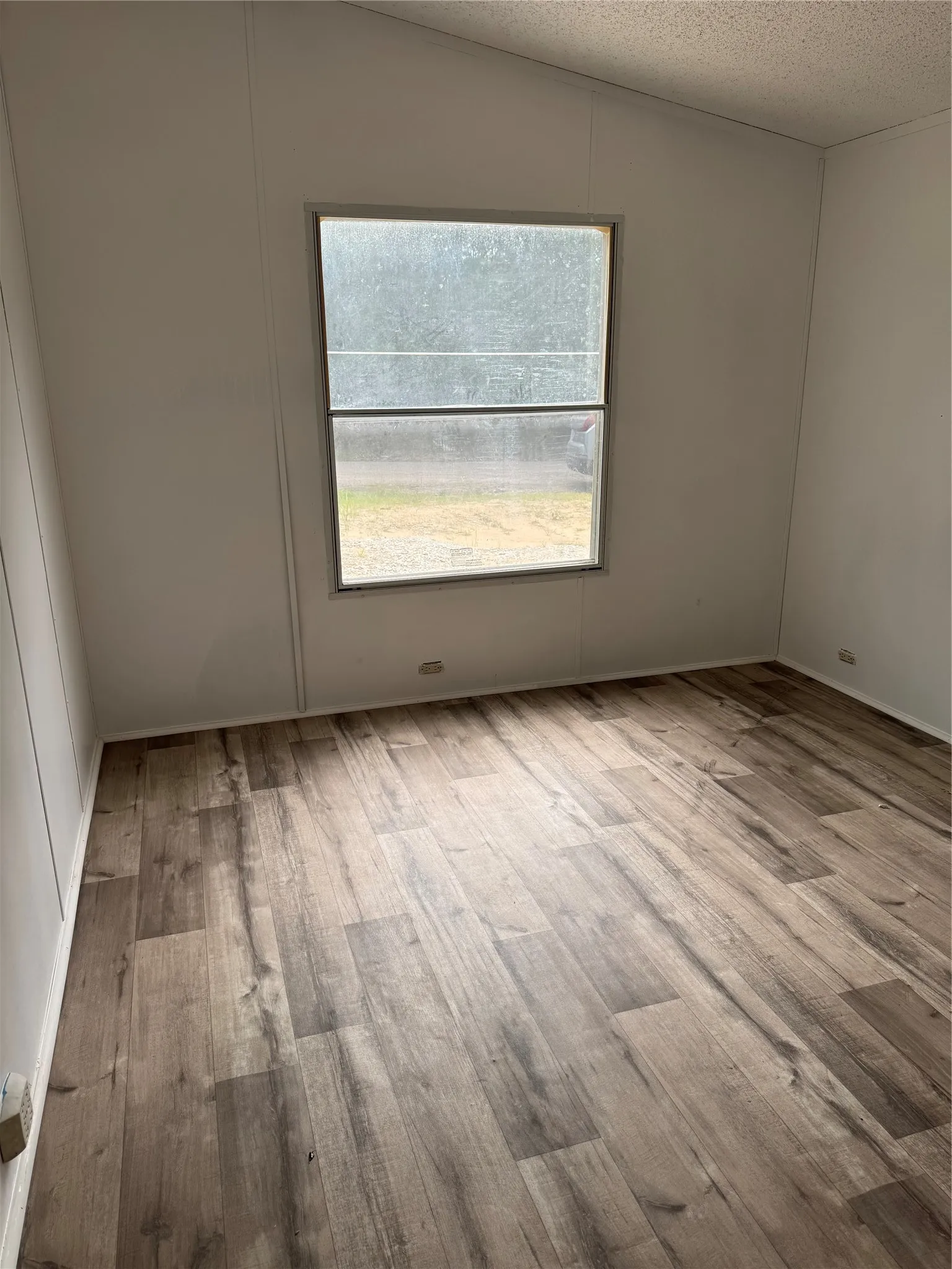 Mobile Home For Sale in Hunt County , 9374 Amy Drive, Hawk Cove, Texas 75474, 2 Bedroom, 2 Bathroom, Garage spaces, 896 Sqft, built in 2014, mls#21376814, Real Estate Agent in Hawk Cove, Homes For Sale in Hunt county, Homes For Sale in Hawk Cove, Realtor in Hawk Cove Texas, Real Estate Brokerage Independent Realty Texas, Luminita Cordes Realtor