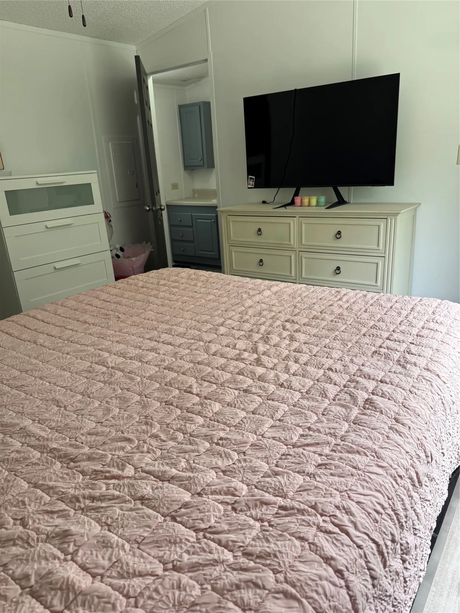 Mobile Home For Sale in Hunt County , 9374 Amy Drive, Hawk Cove, Texas 75474, 2 Bedroom, 2 Bathroom, Garage spaces, 896 Sqft, built in 2014, mls#21376814, Real Estate Agent in Hawk Cove, Homes For Sale in Hunt county, Homes For Sale in Hawk Cove, Realtor in Hawk Cove Texas, Real Estate Brokerage Independent Realty Texas, Luminita Cordes Realtor