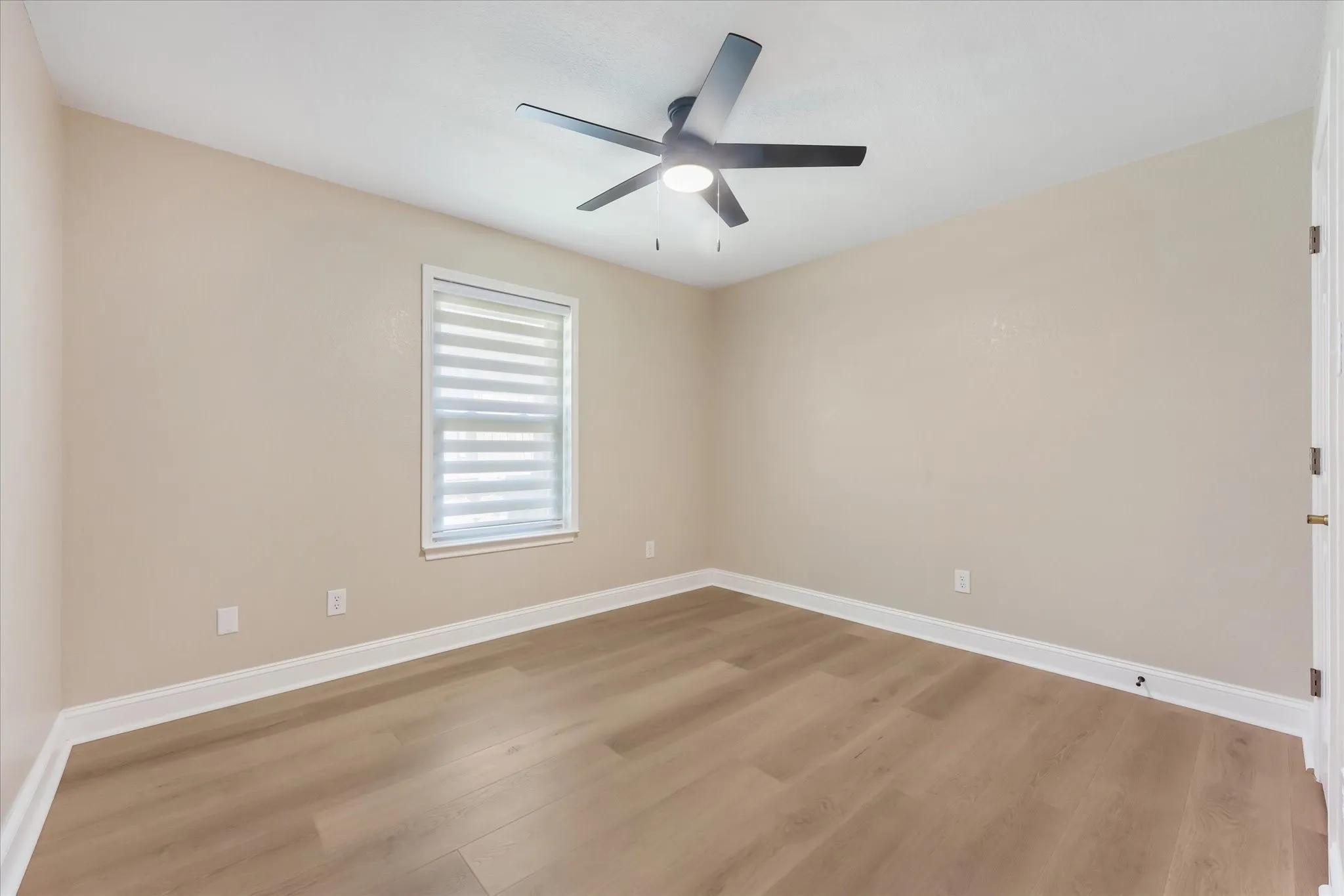 Single Family Residence For Sale in Tarrant County , 5301 Bugle Lane, Colleyville, Texas 76034, 3 Bedroom, 2 Bathroom, 2 Garage spaces, 2,248 Sqft, built in 1989, mls#21376500, Real Estate Agent in Colleyville, Homes For Sale in Tarrant county, Homes For Sale in Colleyville, Realtor in Colleyville Texas, Real Estate Brokerage Independent Realty Texas, Luminita Cordes Realtor