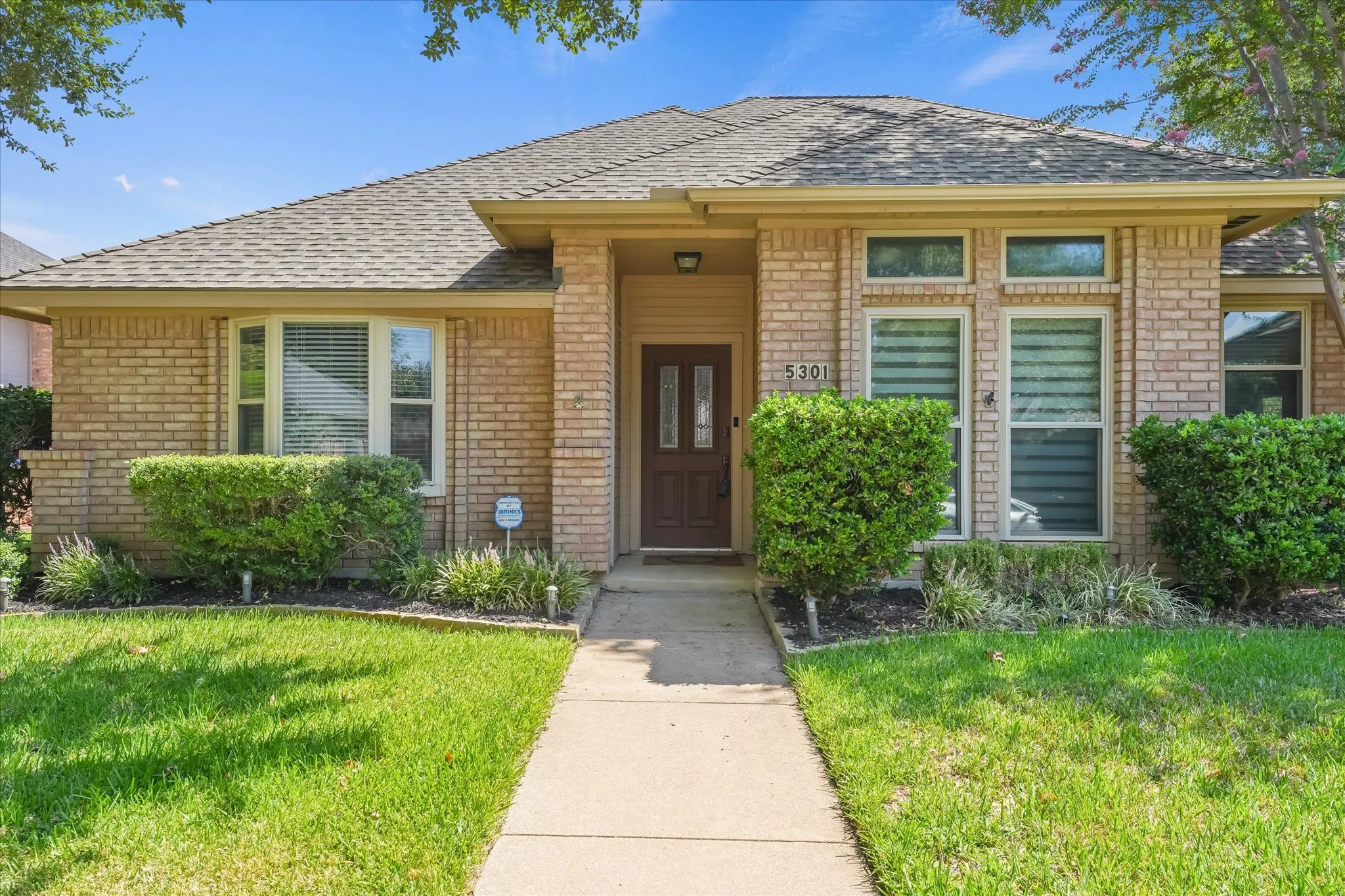 Single Family Residence For Sale in Tarrant County , 5301 Bugle Lane, Colleyville, Texas 76034, 3 Bedroom, 2 Bathroom, 2 Garage spaces, 2,248 Sqft, built in 1989, mls#21376500, Real Estate Agent in Colleyville, Homes For Sale in Tarrant county, Homes For Sale in Colleyville, Realtor in Colleyville Texas, Real Estate Brokerage Independent Realty Texas, Luminita Cordes Realtor