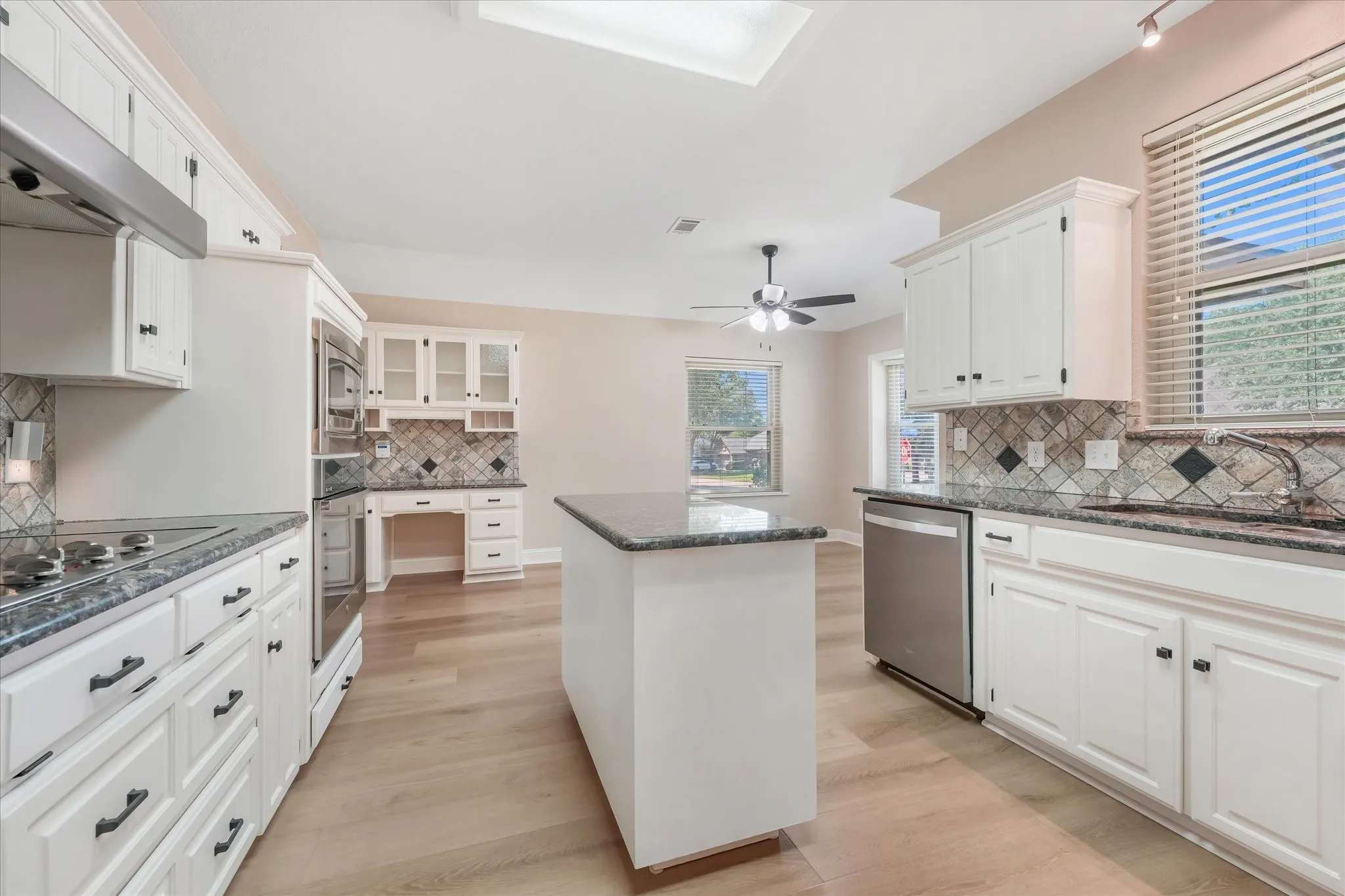 Single Family Residence For Sale in Tarrant County , 5301 Bugle Lane, Colleyville, Texas 76034, 3 Bedroom, 2 Bathroom, 2 Garage spaces, 2,248 Sqft, built in 1989, mls#21376500, Real Estate Agent in Colleyville, Homes For Sale in Tarrant county, Homes For Sale in Colleyville, Realtor in Colleyville Texas, Real Estate Brokerage Independent Realty Texas, Luminita Cordes Realtor