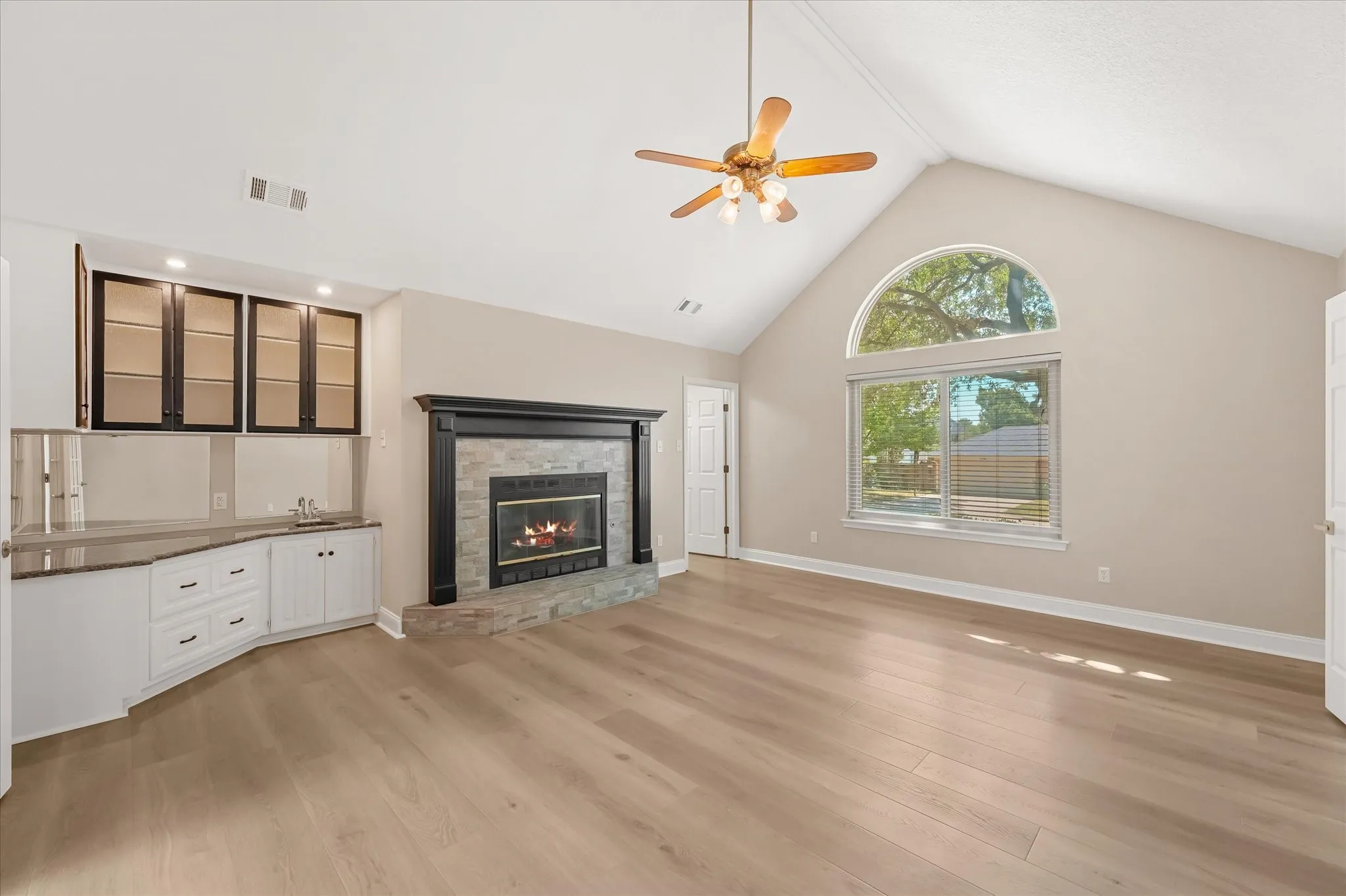 Single Family Residence For Sale in Tarrant County , 5301 Bugle Lane, Colleyville, Texas 76034, 3 Bedroom, 2 Bathroom, 2 Garage spaces, 2,248 Sqft, built in 1989, mls#21376500, Real Estate Agent in Colleyville, Homes For Sale in Tarrant county, Homes For Sale in Colleyville, Realtor in Colleyville Texas, Real Estate Brokerage Independent Realty Texas, Luminita Cordes Realtor