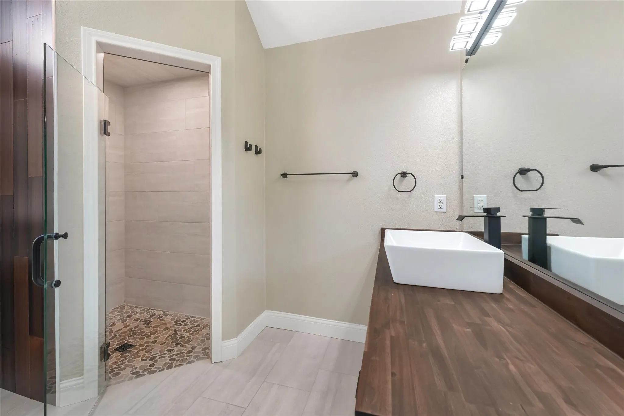Single Family Residence For Sale in Tarrant County , 5301 Bugle Lane, Colleyville, Texas 76034, 3 Bedroom, 2 Bathroom, 2 Garage spaces, 2,248 Sqft, built in 1989, mls#21376500, Real Estate Agent in Colleyville, Homes For Sale in Tarrant county, Homes For Sale in Colleyville, Realtor in Colleyville Texas, Real Estate Brokerage Independent Realty Texas, Luminita Cordes Realtor