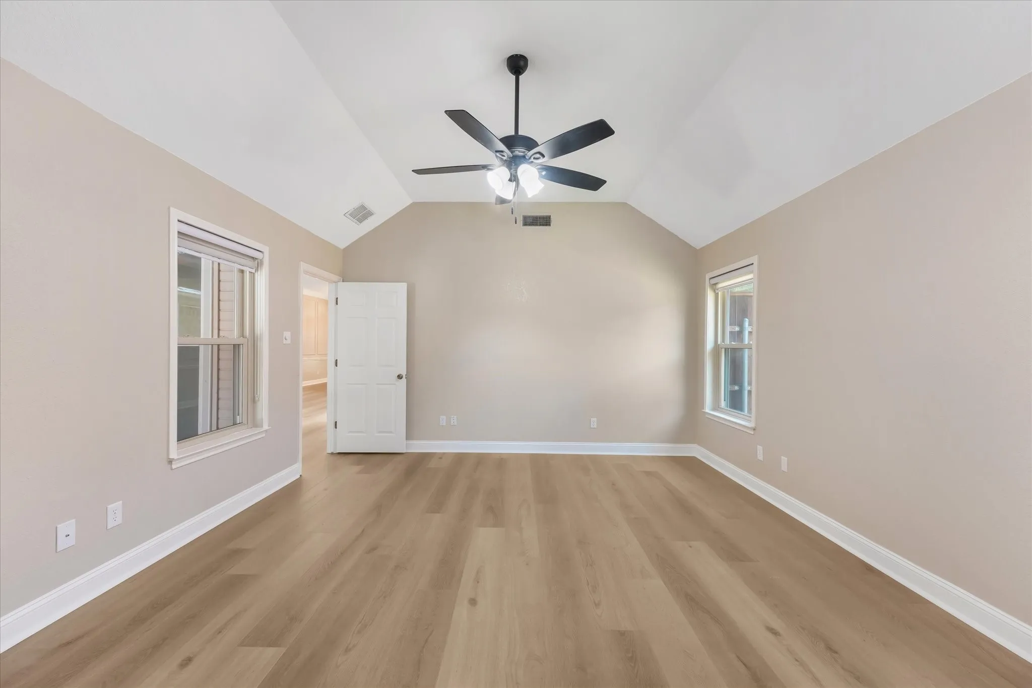 Single Family Residence For Sale in Tarrant County , 5301 Bugle Lane, Colleyville, Texas 76034, 3 Bedroom, 2 Bathroom, 2 Garage spaces, 2,248 Sqft, built in 1989, mls#21376500, Real Estate Agent in Colleyville, Homes For Sale in Tarrant county, Homes For Sale in Colleyville, Realtor in Colleyville Texas, Real Estate Brokerage Independent Realty Texas, Luminita Cordes Realtor