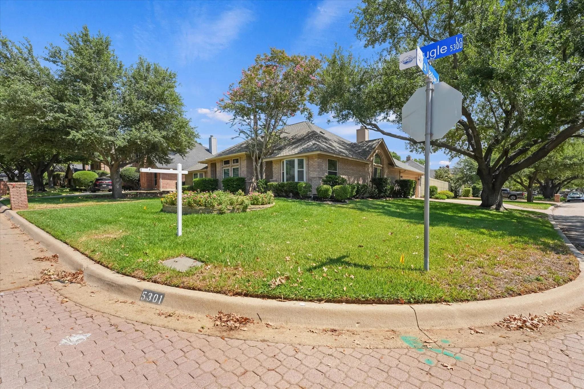 Single Family Residence For Sale in Tarrant County , 5301 Bugle Lane, Colleyville, Texas 76034, 3 Bedroom, 2 Bathroom, 2 Garage spaces, 2,248 Sqft, built in 1989, mls#21376500, Real Estate Agent in Colleyville, Homes For Sale in Tarrant county, Homes For Sale in Colleyville, Realtor in Colleyville Texas, Real Estate Brokerage Independent Realty Texas, Luminita Cordes Realtor