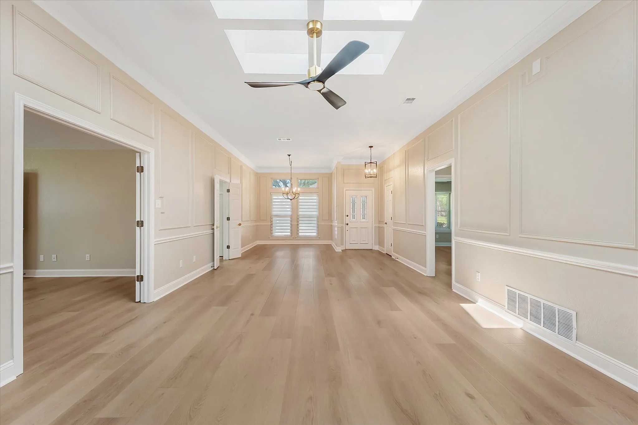 Single Family Residence For Sale in Tarrant County , 5301 Bugle Lane, Colleyville, Texas 76034, 3 Bedroom, 2 Bathroom, 2 Garage spaces, 2,248 Sqft, built in 1989, mls#21376500, Real Estate Agent in Colleyville, Homes For Sale in Tarrant county, Homes For Sale in Colleyville, Realtor in Colleyville Texas, Real Estate Brokerage Independent Realty Texas, Luminita Cordes Realtor