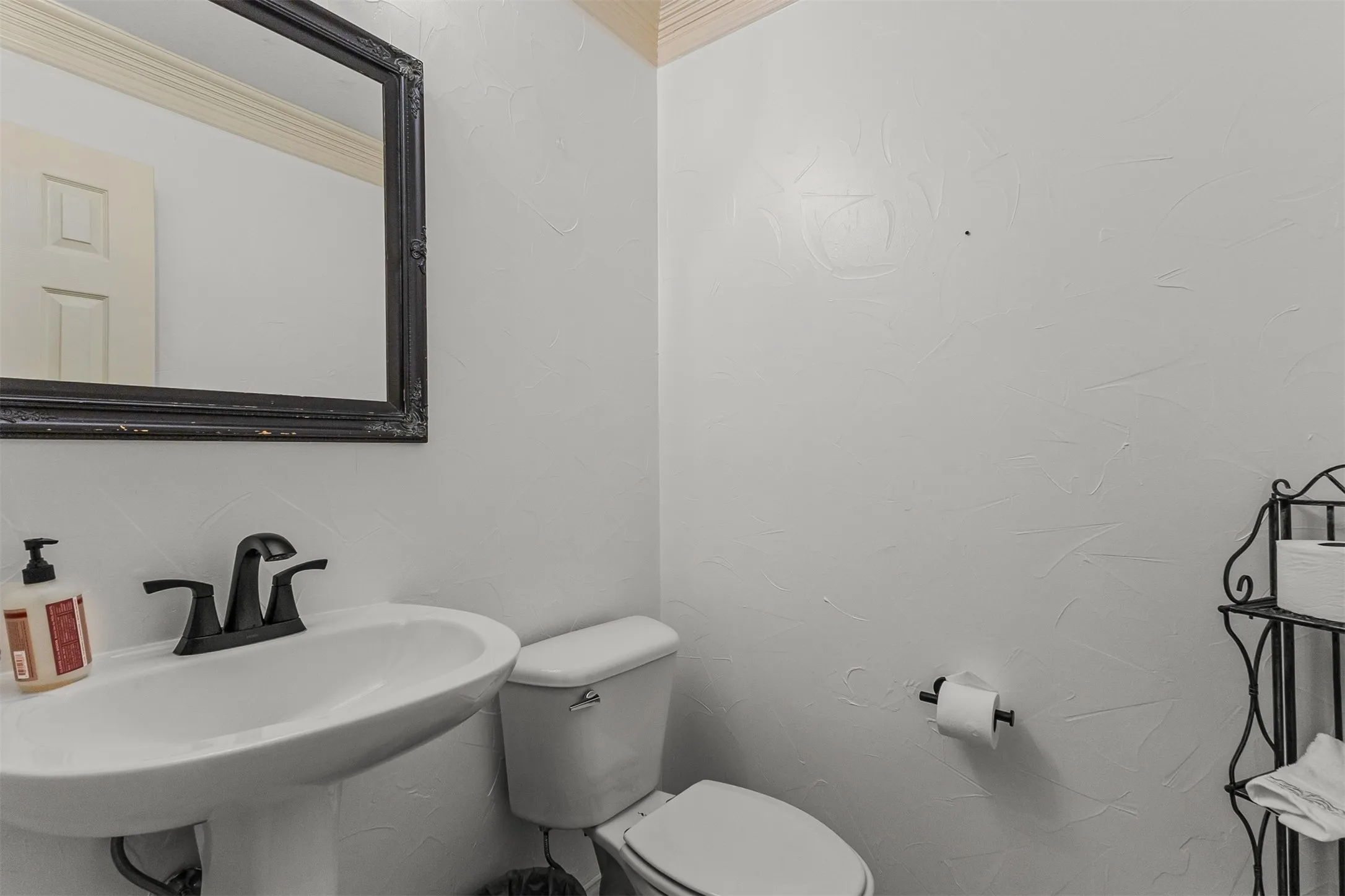 Single Family Residence For Sale in Rockwall County , 1181 Skylar Drive, Rockwall, Texas 75032, 4 Bedroom, 3 Bathroom, 2 Garage spaces, 2,599 Sqft, built in 1999, mls#21376818, Real Estate Agent in Rockwall, Homes For Sale in Rockwall county, Homes For Sale in Rockwall, Realtor in Rockwall Texas, Real Estate Brokerage Independent Realty Texas, Luminita Cordes Realtor