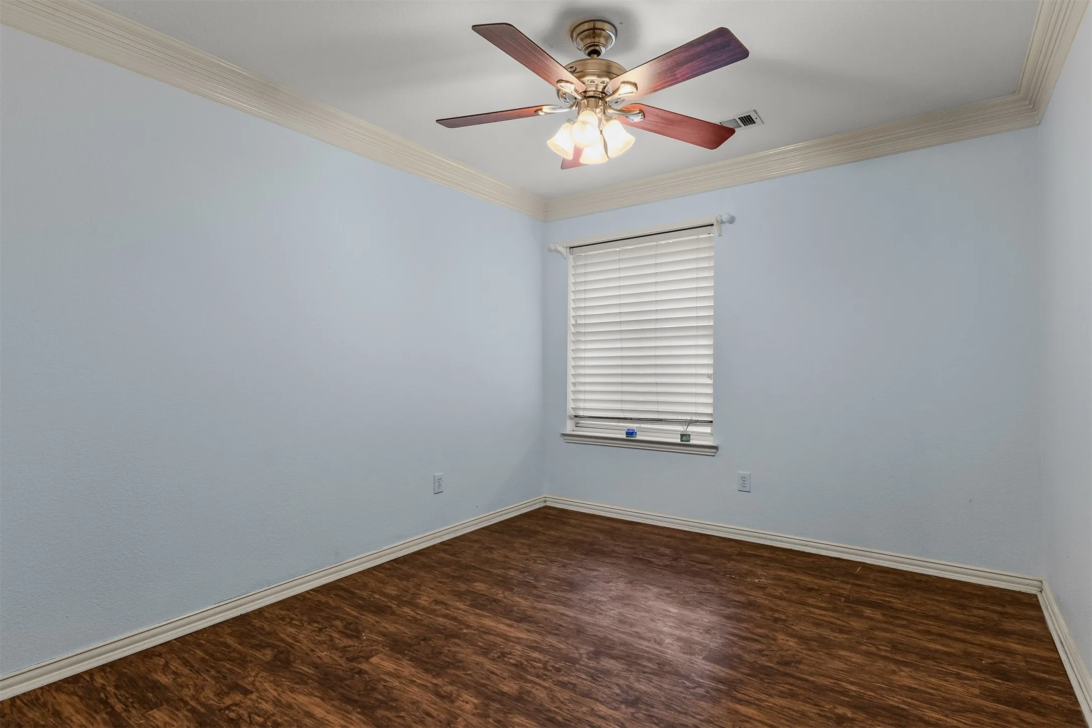 Single Family Residence For Sale in Rockwall County , 1181 Skylar Drive, Rockwall, Texas 75032, 4 Bedroom, 3 Bathroom, 2 Garage spaces, 2,599 Sqft, built in 1999, mls#21376818, Real Estate Agent in Rockwall, Homes For Sale in Rockwall county, Homes For Sale in Rockwall, Realtor in Rockwall Texas, Real Estate Brokerage Independent Realty Texas, Luminita Cordes Realtor