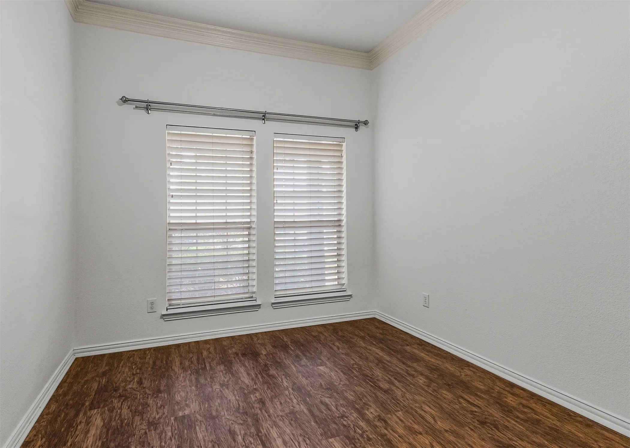 Single Family Residence For Sale in Rockwall County , 1181 Skylar Drive, Rockwall, Texas 75032, 4 Bedroom, 3 Bathroom, 2 Garage spaces, 2,599 Sqft, built in 1999, mls#21376818, Real Estate Agent in Rockwall, Homes For Sale in Rockwall county, Homes For Sale in Rockwall, Realtor in Rockwall Texas, Real Estate Brokerage Independent Realty Texas, Luminita Cordes Realtor