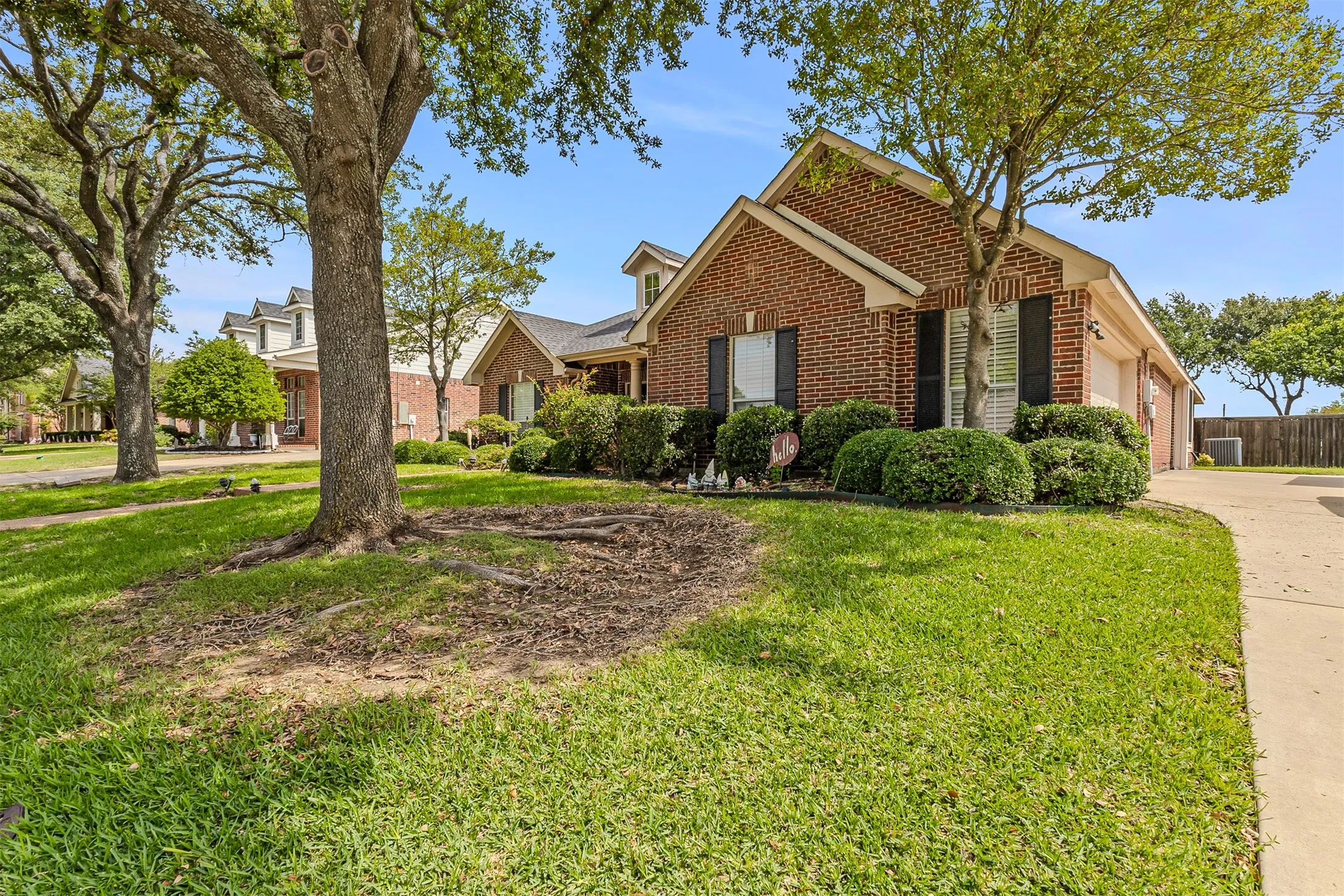 Single Family Residence For Sale in Rockwall County , 1181 Skylar Drive, Rockwall, Texas 75032, 4 Bedroom, 3 Bathroom, 2 Garage spaces, 2,599 Sqft, built in 1999, mls#21376818, Real Estate Agent in Rockwall, Homes For Sale in Rockwall county, Homes For Sale in Rockwall, Realtor in Rockwall Texas, Real Estate Brokerage Independent Realty Texas, Luminita Cordes Realtor