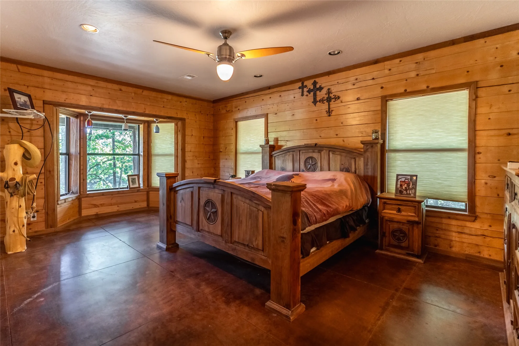 Farm For Sale in Grayson County , 1838 Liberty Road, Gordonville, Texas 76245, 4 Bedroom, 4 Bathroom, Garage spaces, 2,411 Sqft, built in 2003, mls#21376755, Real Estate Agent in Gordonville, Homes For Sale in Grayson county, Homes For Sale in Gordonville, Realtor in Gordonville Texas, Real Estate Brokerage Independent Realty Texas, Luminita Cordes Realtor