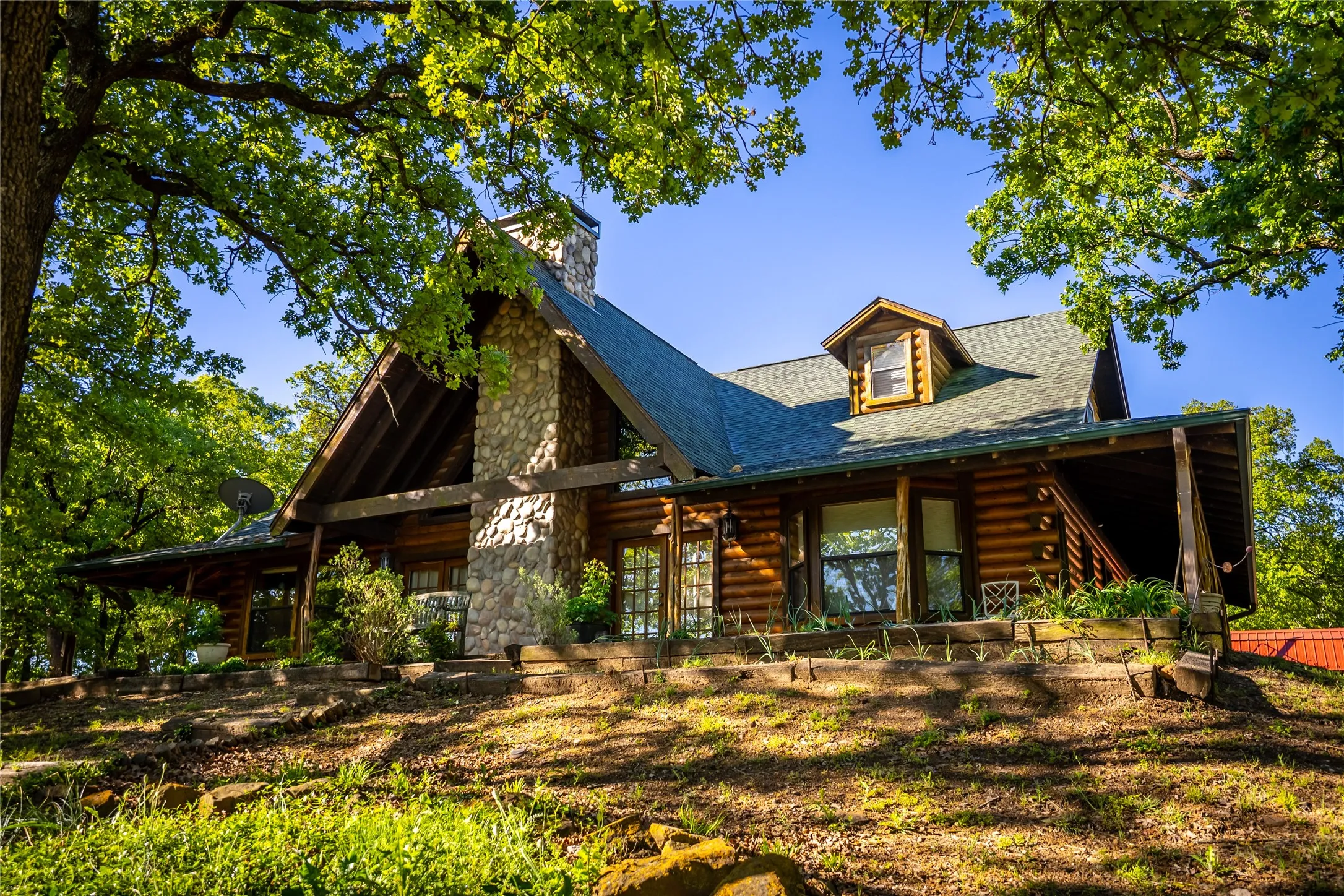 Farm For Sale in Grayson County , 1838 Liberty Road, Gordonville, Texas 76245, 4 Bedroom, 4 Bathroom, Garage spaces, 2,411 Sqft, built in 2003, mls#21376755, Real Estate Agent in Gordonville, Homes For Sale in Grayson county, Homes For Sale in Gordonville, Realtor in Gordonville Texas, Real Estate Brokerage Independent Realty Texas, Luminita Cordes Realtor