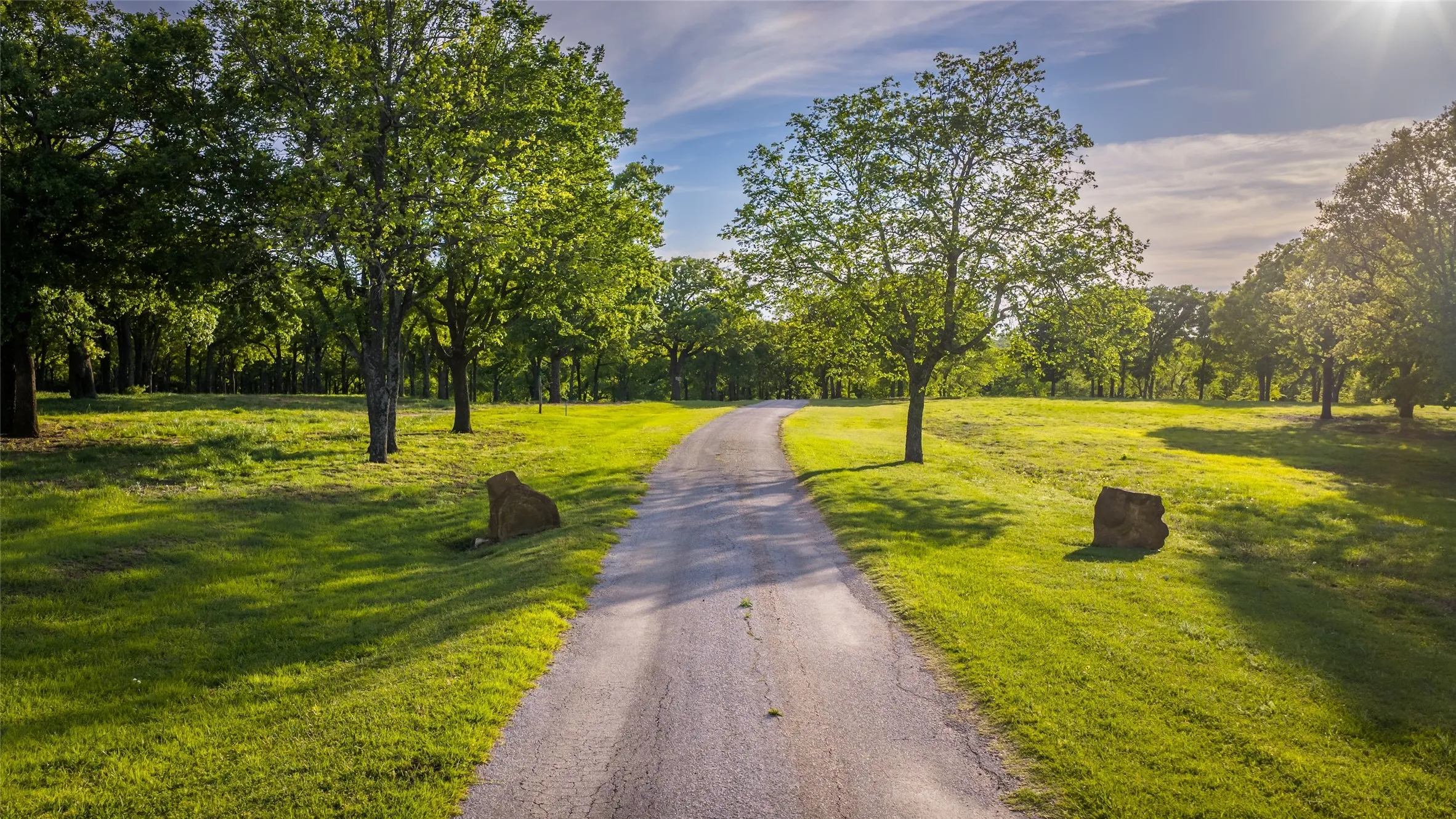 Farm For Sale in Grayson County , 1838 Liberty Road, Gordonville, Texas 76245, 4 Bedroom, 4 Bathroom, Garage spaces, 2,411 Sqft, built in 2003, mls#21376755, Real Estate Agent in Gordonville, Homes For Sale in Grayson county, Homes For Sale in Gordonville, Realtor in Gordonville Texas, Real Estate Brokerage Independent Realty Texas, Luminita Cordes Realtor