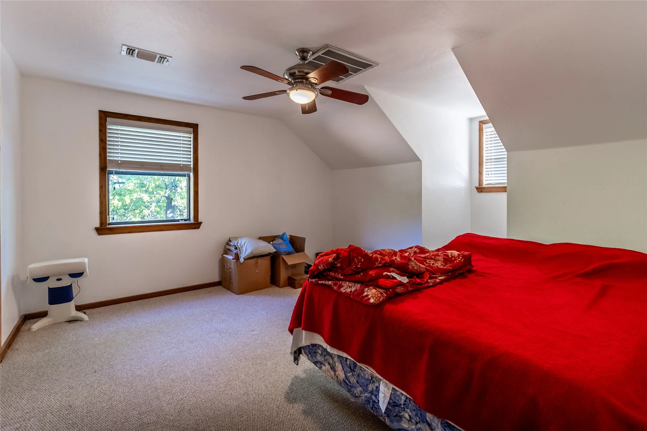 Farm For Sale in Grayson County , 1838 Liberty Road, Gordonville, Texas 76245, 4 Bedroom, 4 Bathroom, Garage spaces, 2,411 Sqft, built in 2003, mls#21376755, Real Estate Agent in Gordonville, Homes For Sale in Grayson county, Homes For Sale in Gordonville, Realtor in Gordonville Texas, Real Estate Brokerage Independent Realty Texas, Luminita Cordes Realtor