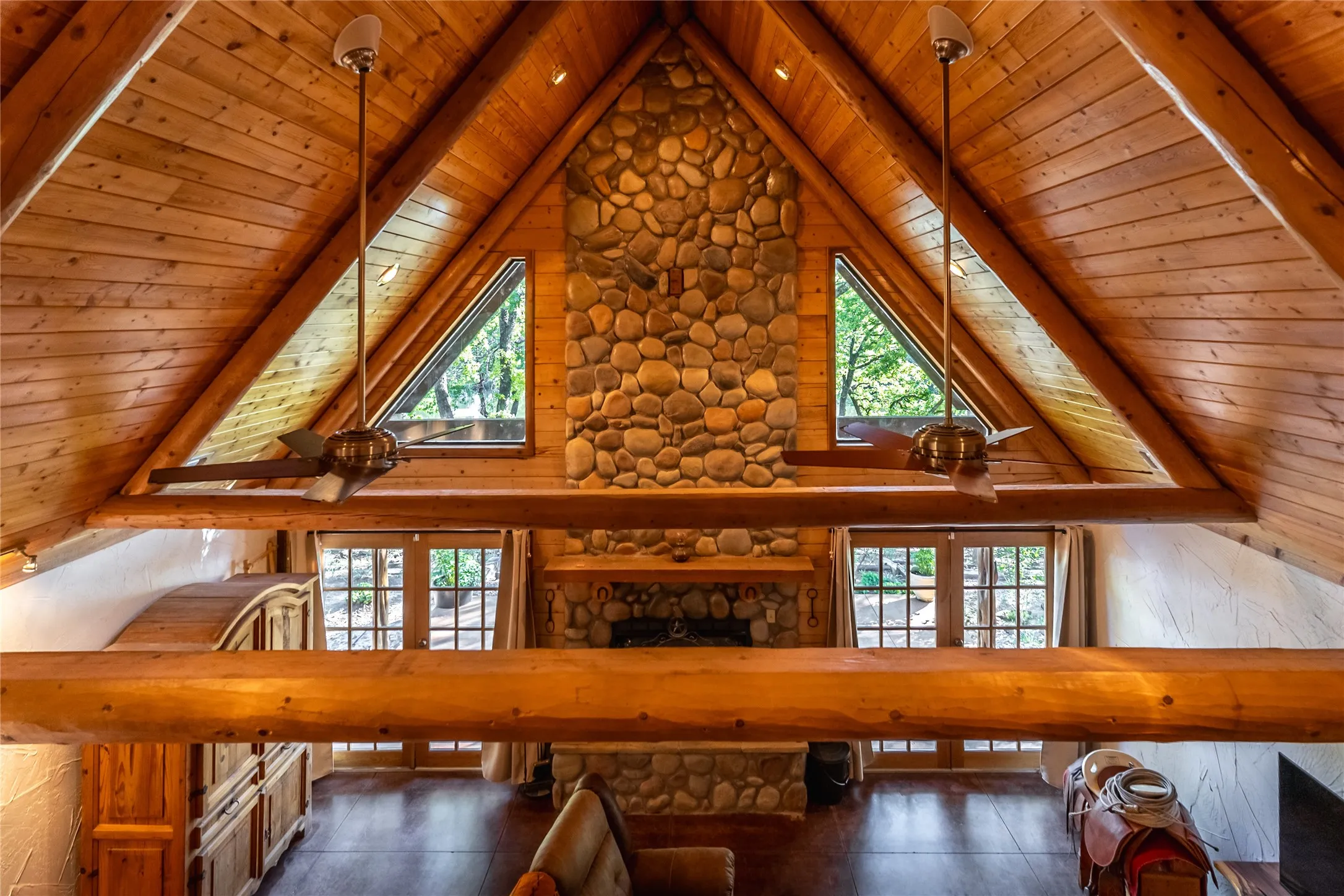 Farm For Sale in Grayson County , 1838 Liberty Road, Gordonville, Texas 76245, 4 Bedroom, 4 Bathroom, Garage spaces, 2,411 Sqft, built in 2003, mls#21376755, Real Estate Agent in Gordonville, Homes For Sale in Grayson county, Homes For Sale in Gordonville, Realtor in Gordonville Texas, Real Estate Brokerage Independent Realty Texas, Luminita Cordes Realtor