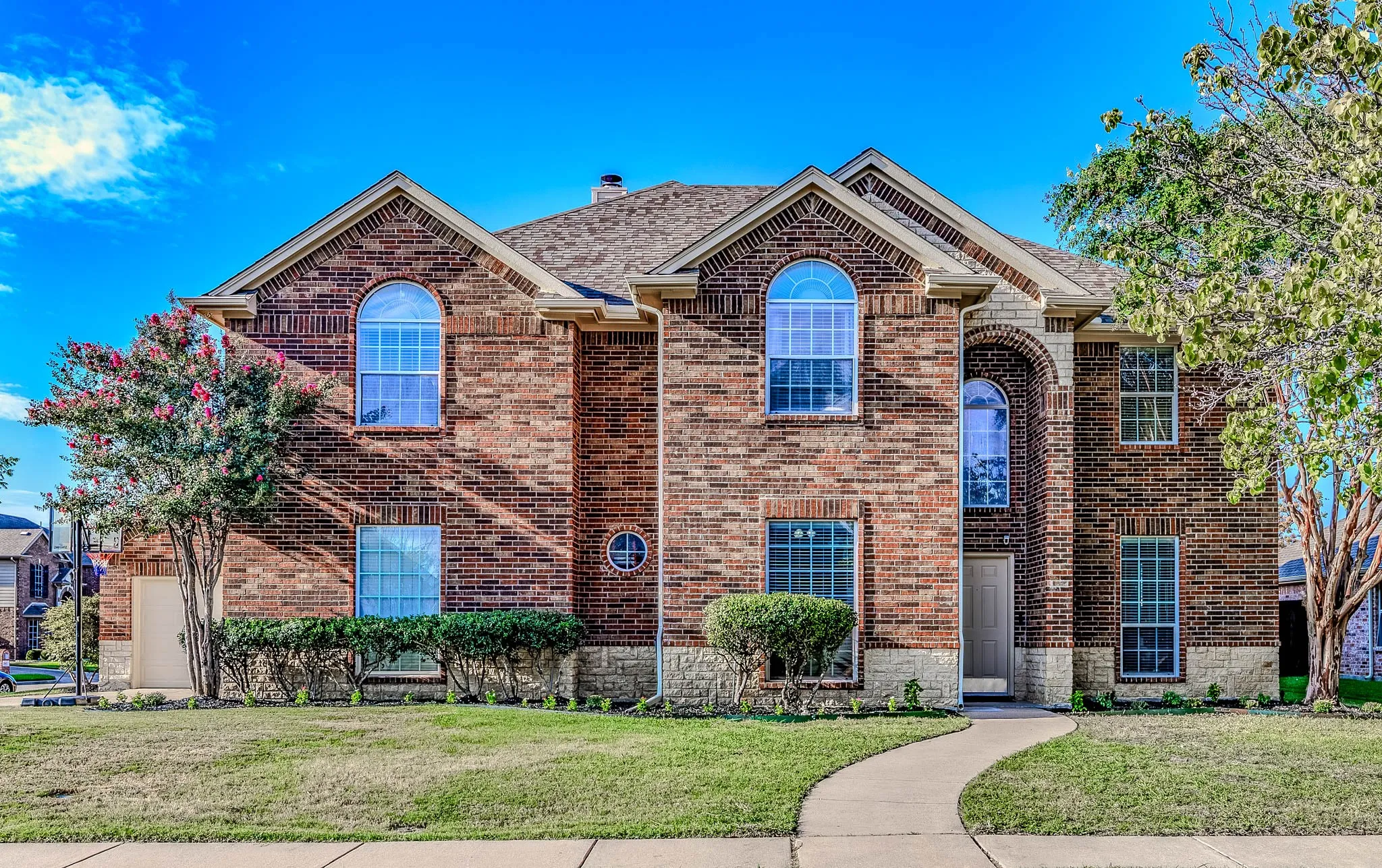 Single Family Residence For Sale in Tarrant County , 5101 Weshire Drive, Mansfield, Texas 76063, 5 Bedroom, 4 Bathroom, 3 Garage spaces, 3,927 Sqft, built in 2003, mls#21375430, Real Estate Agent in Mansfield, Homes For Sale in Tarrant county, Homes For Sale in Mansfield, Realtor in Mansfield Texas, Real Estate Brokerage Independent Realty Texas, Luminita Cordes Realtor