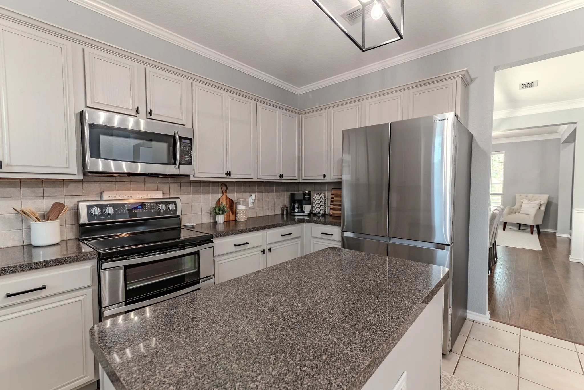 Single Family Residence For Sale in Tarrant County , 5101 Weshire Drive, Mansfield, Texas 76063, 5 Bedroom, 4 Bathroom, 3 Garage spaces, 3,927 Sqft, built in 2003, mls#21375430, Real Estate Agent in Mansfield, Homes For Sale in Tarrant county, Homes For Sale in Mansfield, Realtor in Mansfield Texas, Real Estate Brokerage Independent Realty Texas, Luminita Cordes Realtor