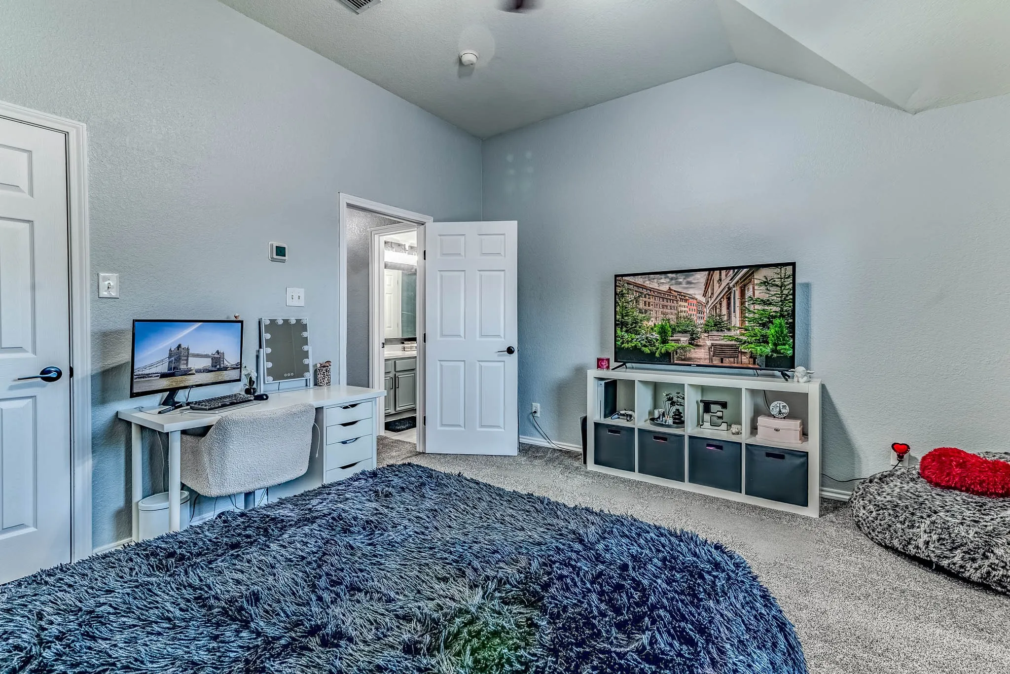 Single Family Residence For Sale in Tarrant County , 5101 Weshire Drive, Mansfield, Texas 76063, 5 Bedroom, 4 Bathroom, 3 Garage spaces, 3,927 Sqft, built in 2003, mls#21375430, Real Estate Agent in Mansfield, Homes For Sale in Tarrant county, Homes For Sale in Mansfield, Realtor in Mansfield Texas, Real Estate Brokerage Independent Realty Texas, Luminita Cordes Realtor