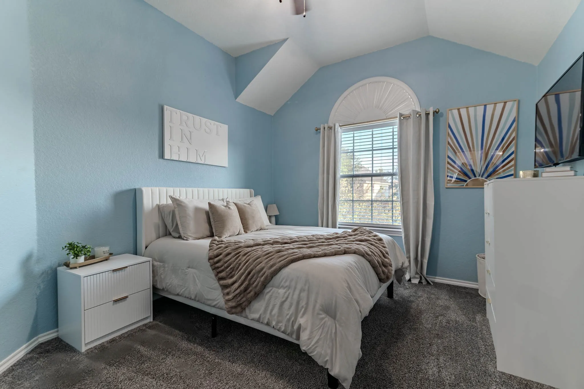 Single Family Residence For Sale in Tarrant County , 5101 Weshire Drive, Mansfield, Texas 76063, 5 Bedroom, 4 Bathroom, 3 Garage spaces, 3,927 Sqft, built in 2003, mls#21375430, Real Estate Agent in Mansfield, Homes For Sale in Tarrant county, Homes For Sale in Mansfield, Realtor in Mansfield Texas, Real Estate Brokerage Independent Realty Texas, Luminita Cordes Realtor