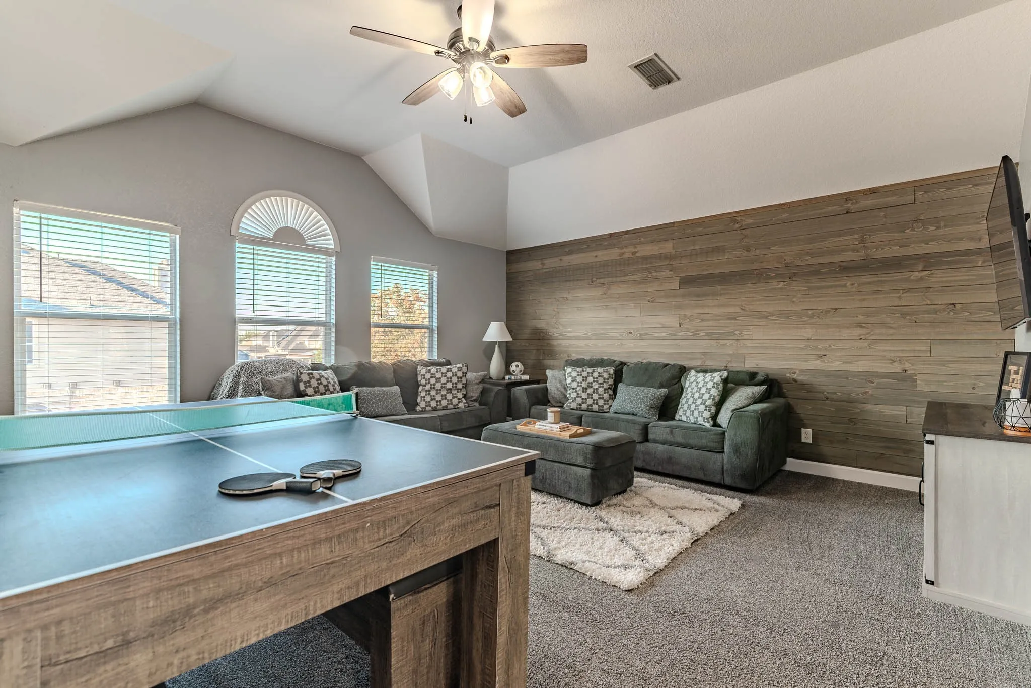 Single Family Residence For Sale in Tarrant County , 5101 Weshire Drive, Mansfield, Texas 76063, 5 Bedroom, 4 Bathroom, 3 Garage spaces, 3,927 Sqft, built in 2003, mls#21375430, Real Estate Agent in Mansfield, Homes For Sale in Tarrant county, Homes For Sale in Mansfield, Realtor in Mansfield Texas, Real Estate Brokerage Independent Realty Texas, Luminita Cordes Realtor