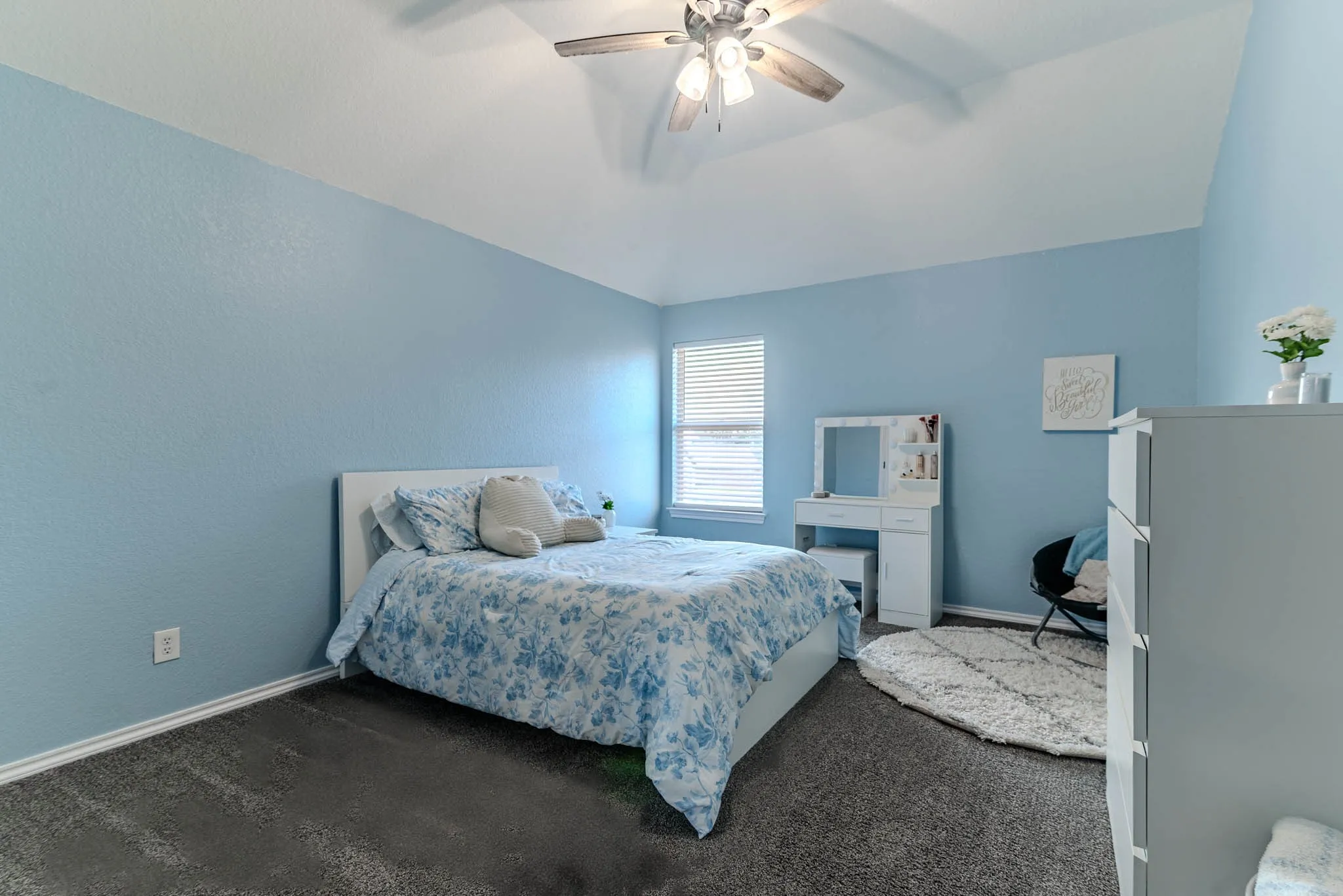 Single Family Residence For Sale in Tarrant County , 5101 Weshire Drive, Mansfield, Texas 76063, 5 Bedroom, 4 Bathroom, 3 Garage spaces, 3,927 Sqft, built in 2003, mls#21375430, Real Estate Agent in Mansfield, Homes For Sale in Tarrant county, Homes For Sale in Mansfield, Realtor in Mansfield Texas, Real Estate Brokerage Independent Realty Texas, Luminita Cordes Realtor
