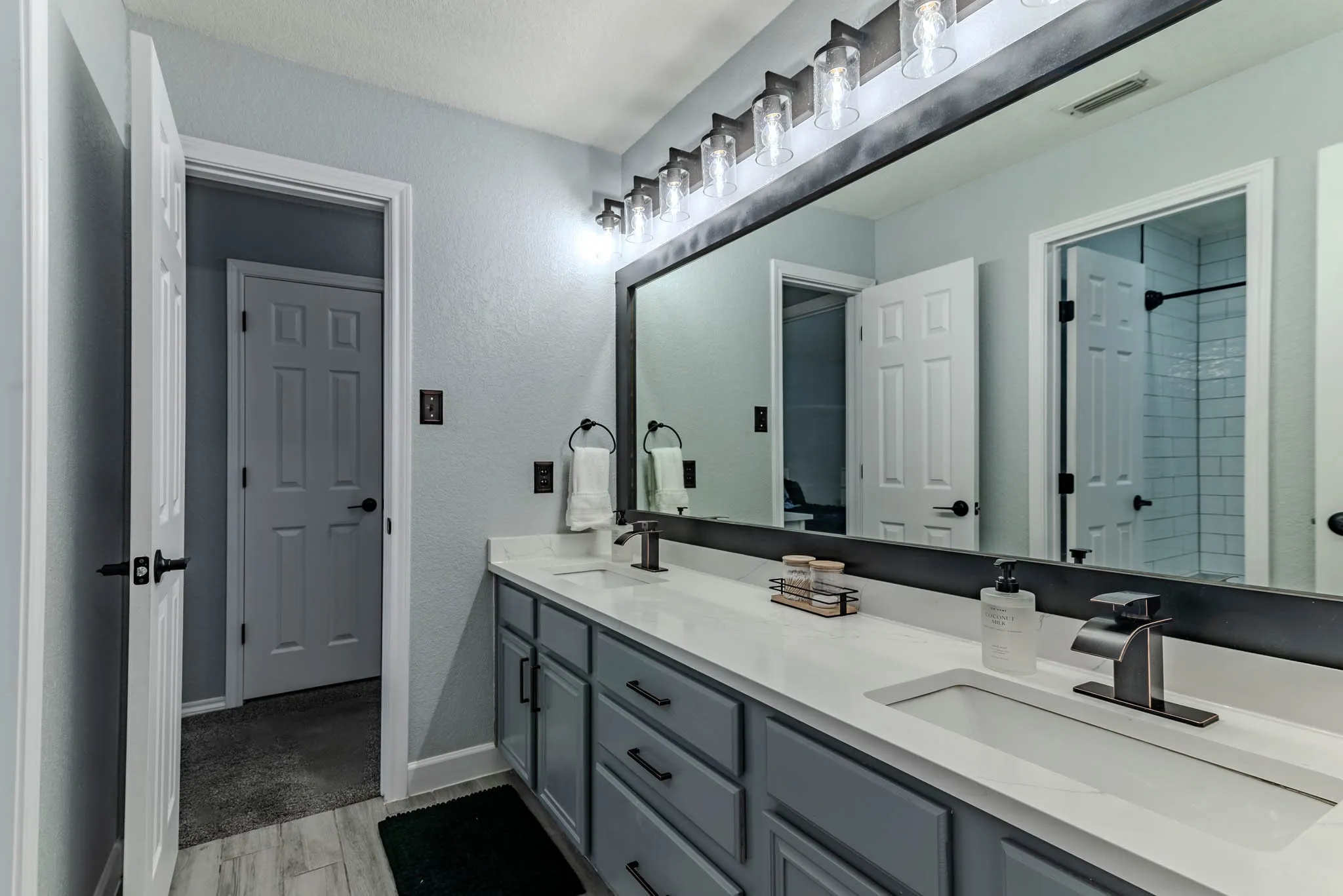 Single Family Residence For Sale in Tarrant County , 5101 Weshire Drive, Mansfield, Texas 76063, 5 Bedroom, 4 Bathroom, 3 Garage spaces, 3,927 Sqft, built in 2003, mls#21375430, Real Estate Agent in Mansfield, Homes For Sale in Tarrant county, Homes For Sale in Mansfield, Realtor in Mansfield Texas, Real Estate Brokerage Independent Realty Texas, Luminita Cordes Realtor