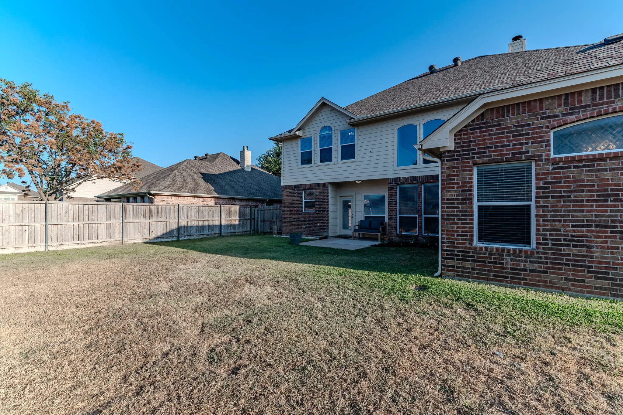Single Family Residence For Sale in Tarrant County , 5101 Weshire Drive, Mansfield, Texas 76063, 5 Bedroom, 4 Bathroom, 3 Garage spaces, 3,927 Sqft, built in 2003, mls#21375430, Real Estate Agent in Mansfield, Homes For Sale in Tarrant county, Homes For Sale in Mansfield, Realtor in Mansfield Texas, Real Estate Brokerage Independent Realty Texas, Luminita Cordes Realtor