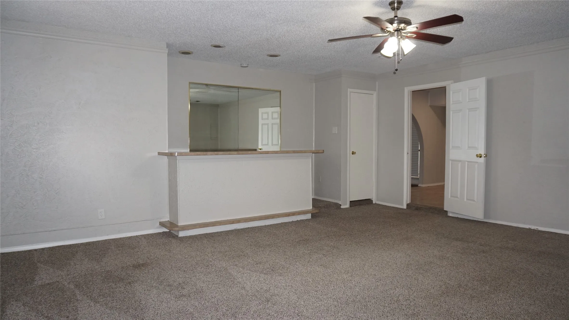 Single Family Residence For Rent in Tarrant County , 2308 Warwick Court, Bedford, Texas 76022, 3 Bedroom, 2 Bathroom, Garage spaces, 1,837 Sqft, built in 1971, mls#21234063, Real Estate Agent in Bedford, Homes For Rent in Tarrant county, Homes For Rent in Bedford, Realtor in Bedford Texas, Real Estate Brokerage Independent Realty Texas, Luminita Cordes Realtor