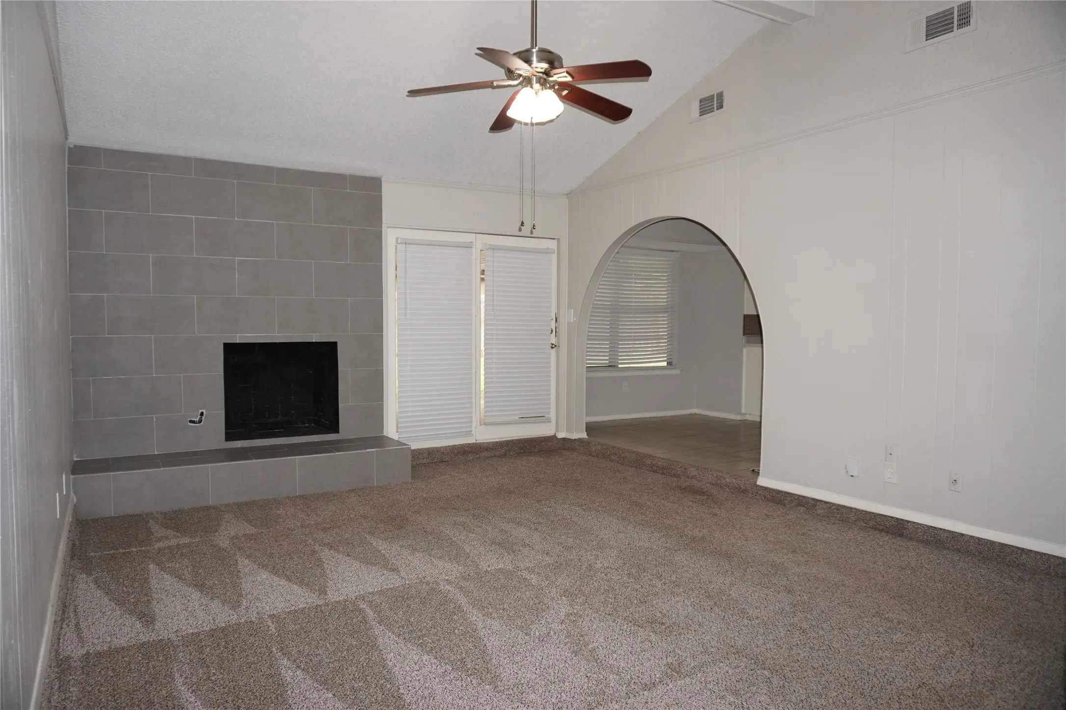 Single Family Residence For Rent in Tarrant County , 2308 Warwick Court, Bedford, Texas 76022, 3 Bedroom, 2 Bathroom, Garage spaces, 1,837 Sqft, built in 1971, mls#21234063, Real Estate Agent in Bedford, Homes For Rent in Tarrant county, Homes For Rent in Bedford, Realtor in Bedford Texas, Real Estate Brokerage Independent Realty Texas, Luminita Cordes Realtor