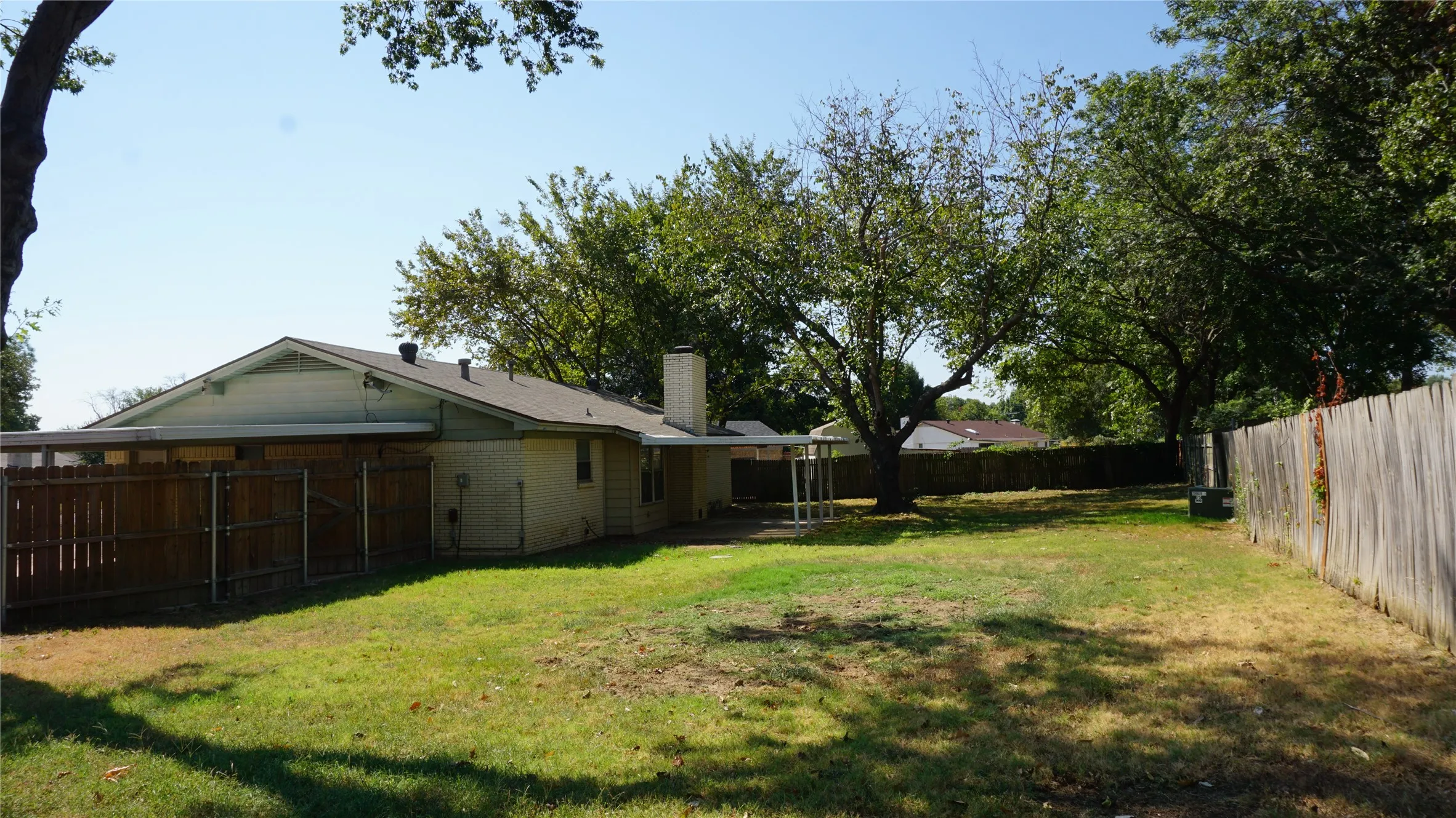 Single Family Residence For Rent in Tarrant County , 2308 Warwick Court, Bedford, Texas 76022, 3 Bedroom, 2 Bathroom, Garage spaces, 1,837 Sqft, built in 1971, mls#21234063, Real Estate Agent in Bedford, Homes For Rent in Tarrant county, Homes For Rent in Bedford, Realtor in Bedford Texas, Real Estate Brokerage Independent Realty Texas, Luminita Cordes Realtor