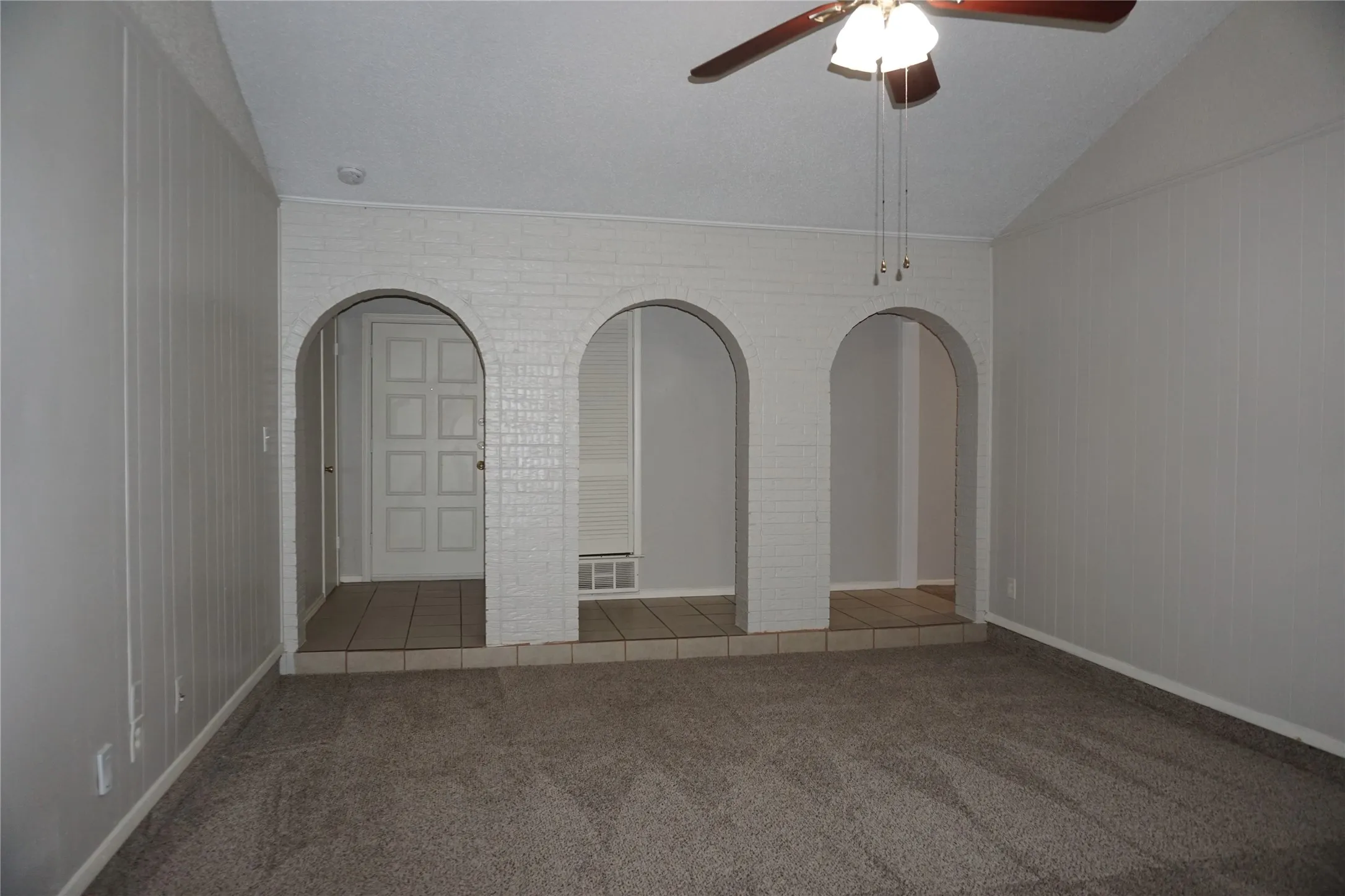 Single Family Residence For Rent in Tarrant County , 2308 Warwick Court, Bedford, Texas 76022, 3 Bedroom, 2 Bathroom, Garage spaces, 1,837 Sqft, built in 1971, mls#21234063, Real Estate Agent in Bedford, Homes For Rent in Tarrant county, Homes For Rent in Bedford, Realtor in Bedford Texas, Real Estate Brokerage Independent Realty Texas, Luminita Cordes Realtor
