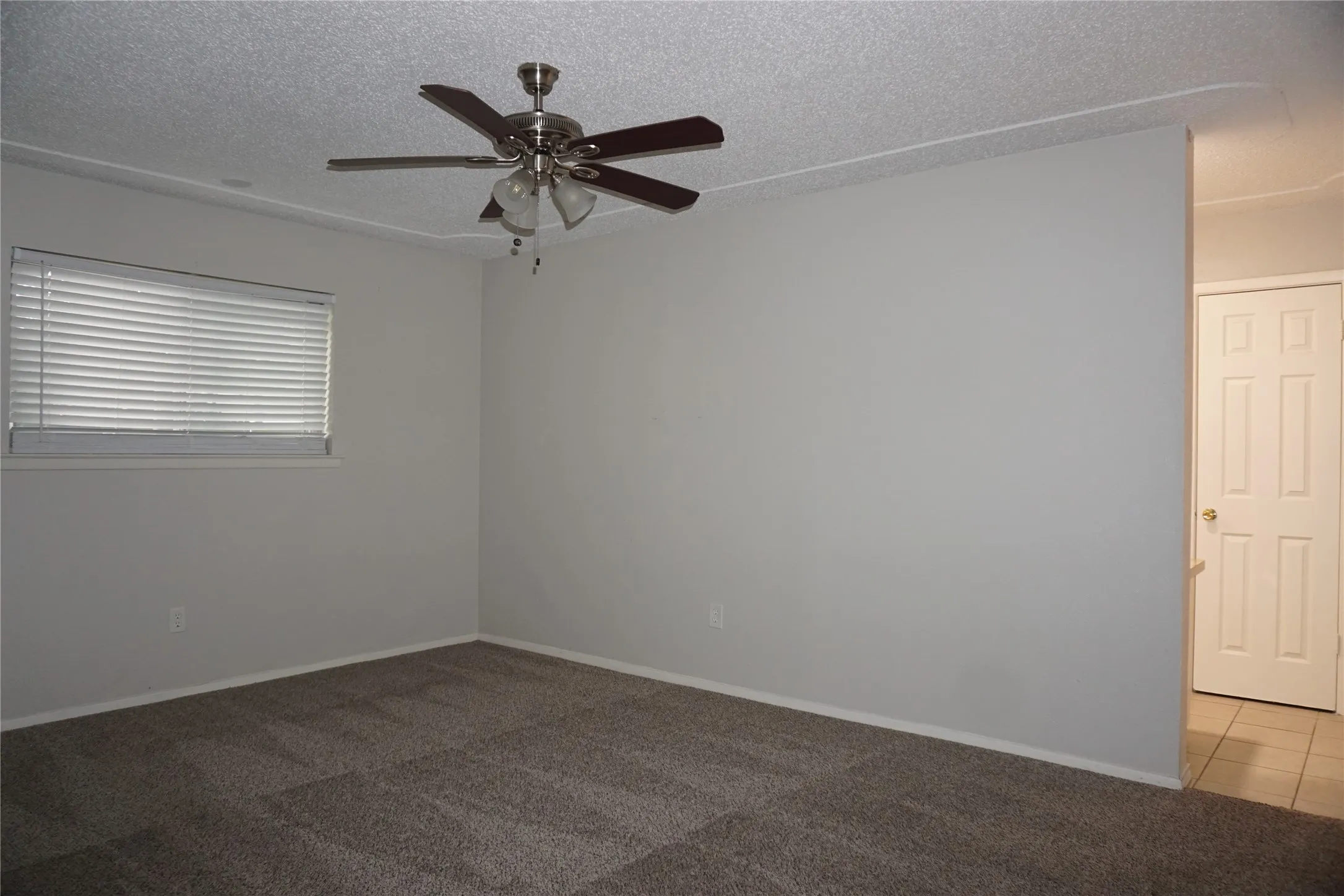Single Family Residence For Rent in Tarrant County , 2308 Warwick Court, Bedford, Texas 76022, 3 Bedroom, 2 Bathroom, Garage spaces, 1,837 Sqft, built in 1971, mls#21234063, Real Estate Agent in Bedford, Homes For Rent in Tarrant county, Homes For Rent in Bedford, Realtor in Bedford Texas, Real Estate Brokerage Independent Realty Texas, Luminita Cordes Realtor