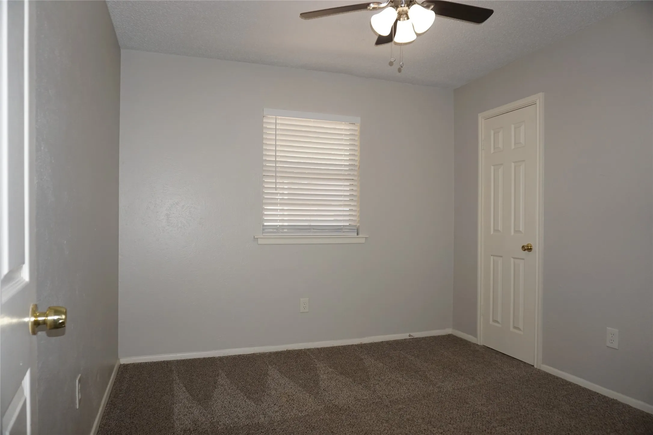 Single Family Residence For Rent in Tarrant County , 2308 Warwick Court, Bedford, Texas 76022, 3 Bedroom, 2 Bathroom, Garage spaces, 1,837 Sqft, built in 1971, mls#21234063, Real Estate Agent in Bedford, Homes For Rent in Tarrant county, Homes For Rent in Bedford, Realtor in Bedford Texas, Real Estate Brokerage Independent Realty Texas, Luminita Cordes Realtor