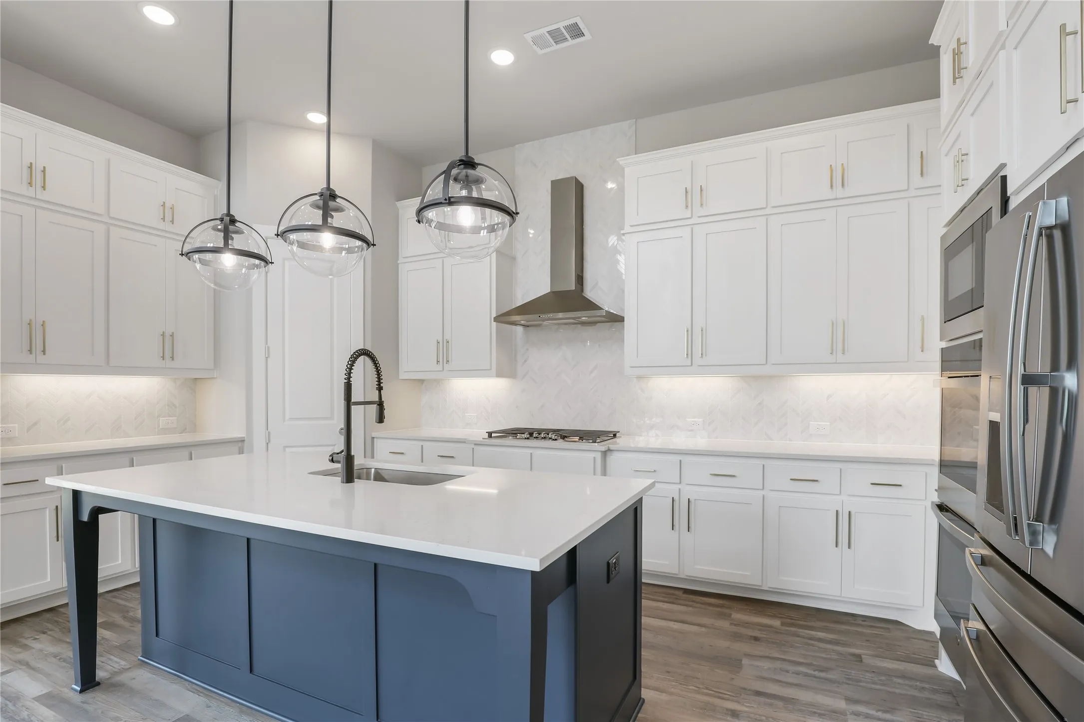 Single Family Residence For Rent in Denton County , 4191 Walnut Grove Lane, Prosper, Texas 75078, 4 Bedroom, 5 Bathroom, 3 Garage spaces, 3,484 Sqft, built in 2021, mls#21376599, Real Estate Agent in Prosper, Homes For Rent in Denton county, Homes For Rent in Prosper, Realtor in Prosper Texas, Real Estate Brokerage Independent Realty Texas, Luminita Cordes Realtor