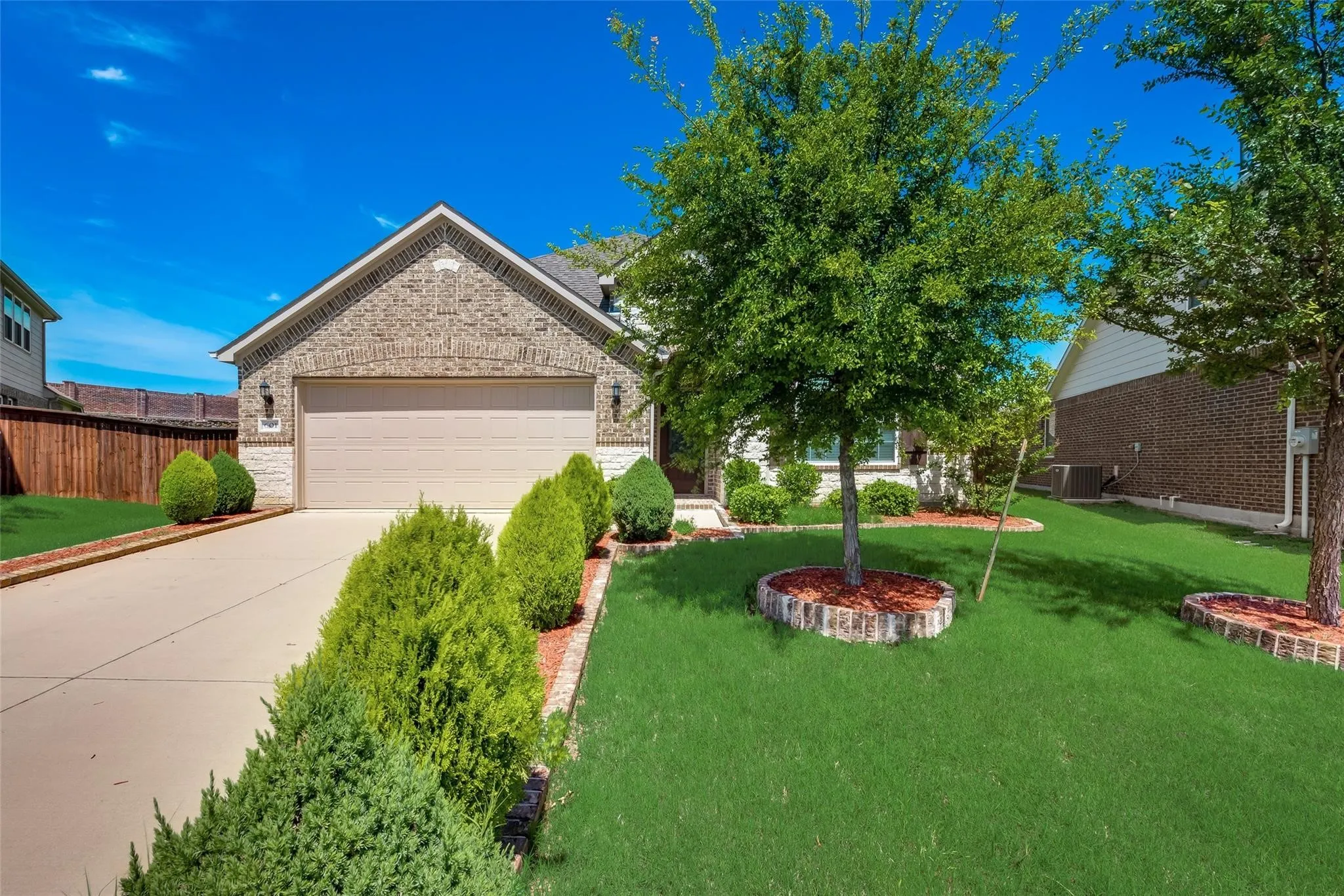 Single Family Residence For Rent in Denton County , 601 Elm Creek Drive, Lewisville, Texas 75056, 3 Bedroom, 2 Bathroom, 2 Garage spaces, 2,193 Sqft, built in 2013, mls#21376554, Real Estate Agent in Lewisville, Homes For Rent in Denton county, Homes For Rent in Lewisville, Realtor in Lewisville Texas, Real Estate Brokerage Independent Realty Texas, Luminita Cordes Realtor