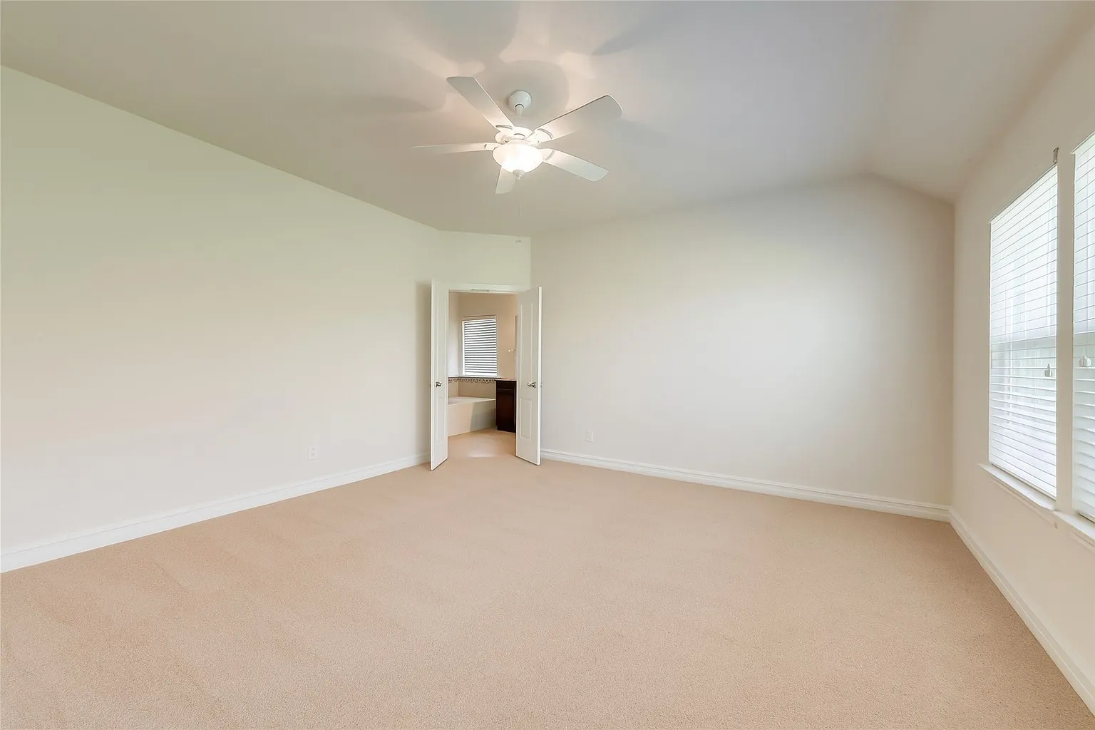 Single Family Residence For Rent in Denton County , 601 Elm Creek Drive, Lewisville, Texas 75056, 3 Bedroom, 2 Bathroom, 2 Garage spaces, 2,193 Sqft, built in 2013, mls#21376554, Real Estate Agent in Lewisville, Homes For Rent in Denton county, Homes For Rent in Lewisville, Realtor in Lewisville Texas, Real Estate Brokerage Independent Realty Texas, Luminita Cordes Realtor