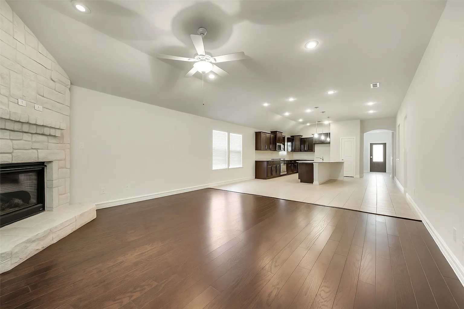 Single Family Residence For Rent in Denton County , 601 Elm Creek Drive, Lewisville, Texas 75056, 3 Bedroom, 2 Bathroom, 2 Garage spaces, 2,193 Sqft, built in 2013, mls#21376554, Real Estate Agent in Lewisville, Homes For Rent in Denton county, Homes For Rent in Lewisville, Realtor in Lewisville Texas, Real Estate Brokerage Independent Realty Texas, Luminita Cordes Realtor