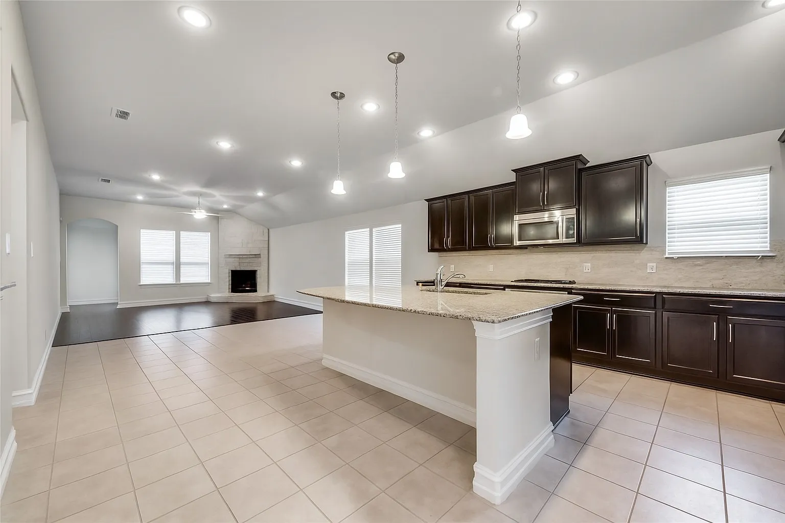 Single Family Residence For Rent in Denton County , 601 Elm Creek Drive, Lewisville, Texas 75056, 3 Bedroom, 2 Bathroom, 2 Garage spaces, 2,193 Sqft, built in 2013, mls#21376554, Real Estate Agent in Lewisville, Homes For Rent in Denton county, Homes For Rent in Lewisville, Realtor in Lewisville Texas, Real Estate Brokerage Independent Realty Texas, Luminita Cordes Realtor