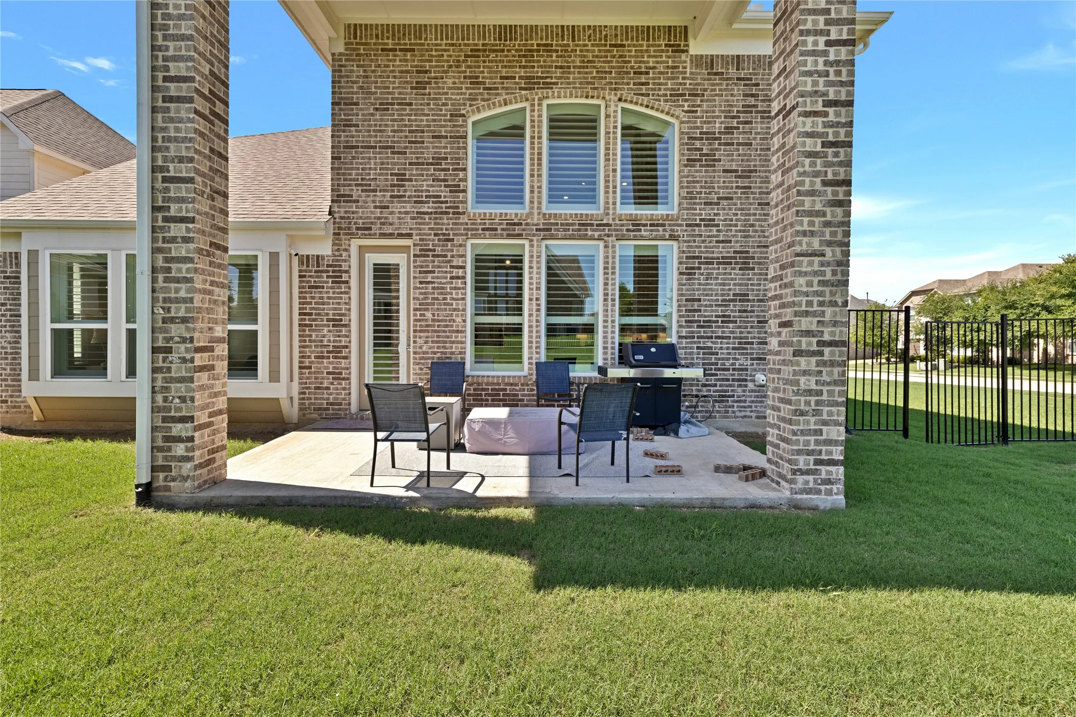 Single Family Residence For Rent in Collin County , 5952 Augustine Road, Mc Kinney, Texas 75071, 5 Bedroom, 4 Bathroom, 2 Garage spaces, 3,352 Sqft, built in 2021, mls#21376827, Real Estate Agent in Mc Kinney, Homes For Rent in Collin county, Homes For Rent in Mc Kinney, Realtor in Mc Kinney Texas, Real Estate Brokerage Independent Realty Texas, Luminita Cordes Realtor