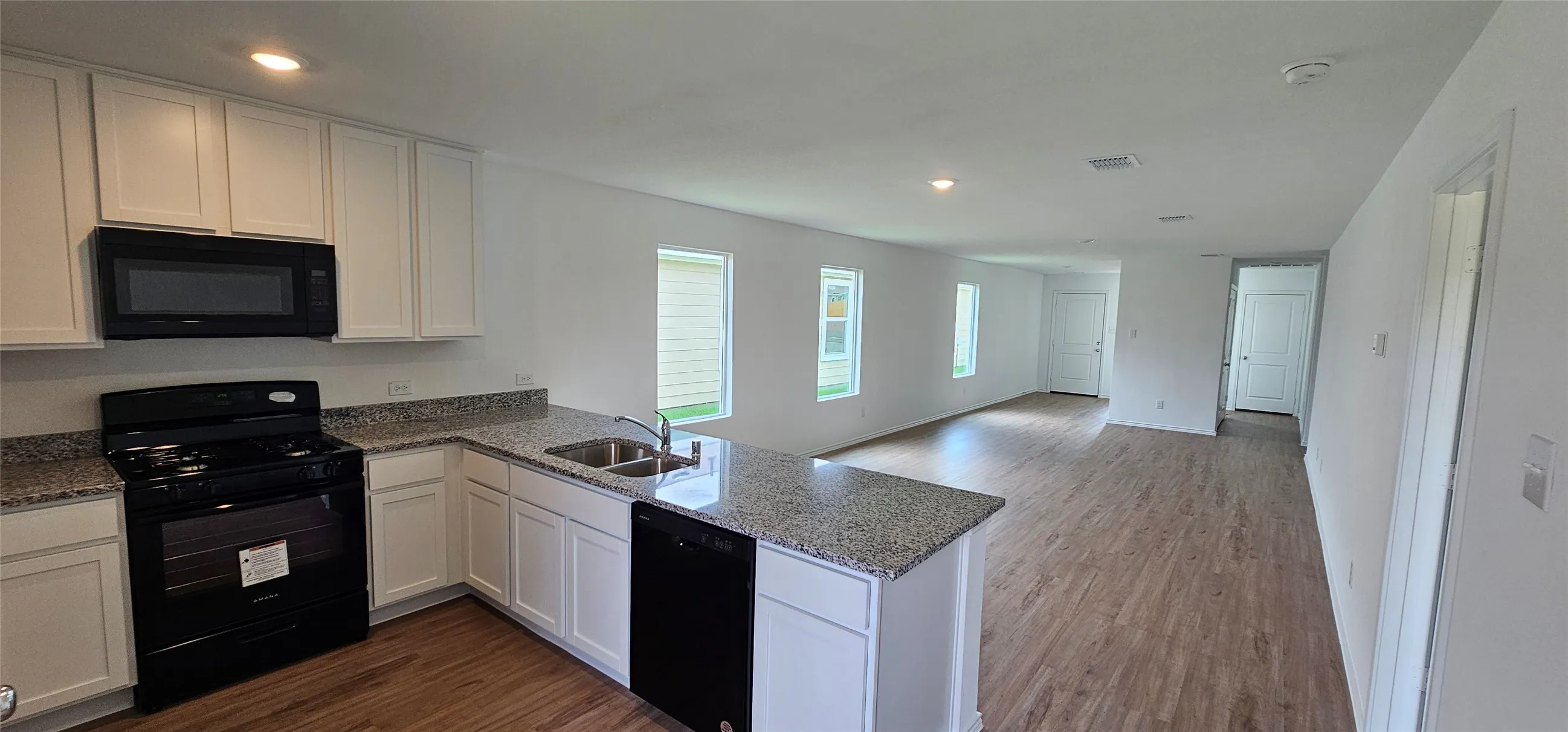 Single Family Residence For Rent in Collin County , 1121 desert willow, Princeton, Texas 75407, 3 Bedroom, 2 Bathroom, 2 Garage spaces, 1,411 Sqft, built in 2024, mls#21376837, Real Estate Agent in Princeton, Homes For Rent in Collin county, Homes For Rent in Princeton, Realtor in Princeton Texas, Real Estate Brokerage Independent Realty Texas, Luminita Cordes Realtor