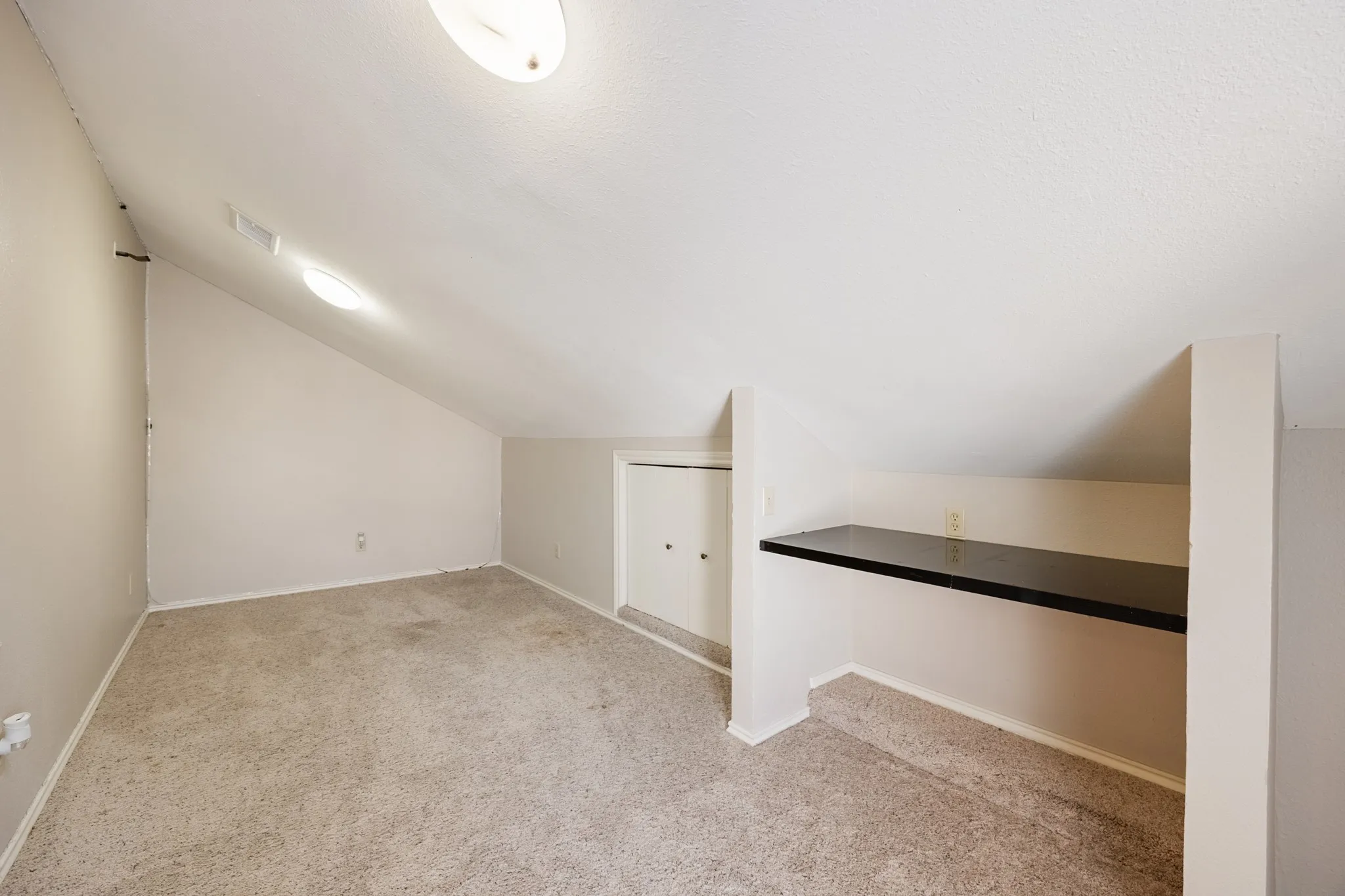 Single Family Residence For Rent in Rockwall County , 3326 Augusta Boulevard, Rockwall, Texas 75087, 4 Bedroom, 3 Bathroom, 2 Garage spaces, 2,480 Sqft, built in 1984, mls#21375805, Real Estate Agent in Rockwall, Homes For Rent in Rockwall county, Homes For Rent in Rockwall, Realtor in Rockwall Texas, Real Estate Brokerage Independent Realty Texas, Luminita Cordes Realtor