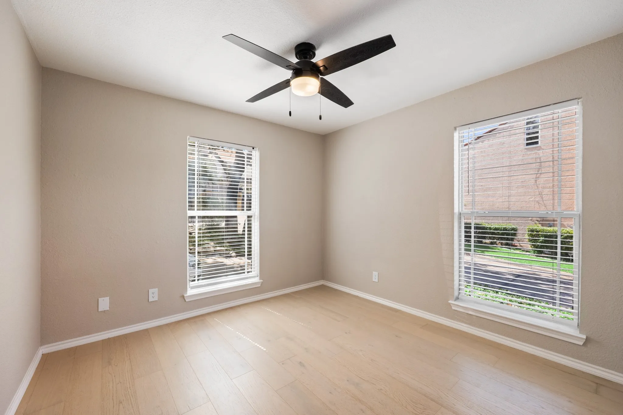 Single Family Residence For Rent in Rockwall County , 3326 Augusta Boulevard, Rockwall, Texas 75087, 4 Bedroom, 3 Bathroom, 2 Garage spaces, 2,480 Sqft, built in 1984, mls#21375805, Real Estate Agent in Rockwall, Homes For Rent in Rockwall county, Homes For Rent in Rockwall, Realtor in Rockwall Texas, Real Estate Brokerage Independent Realty Texas, Luminita Cordes Realtor