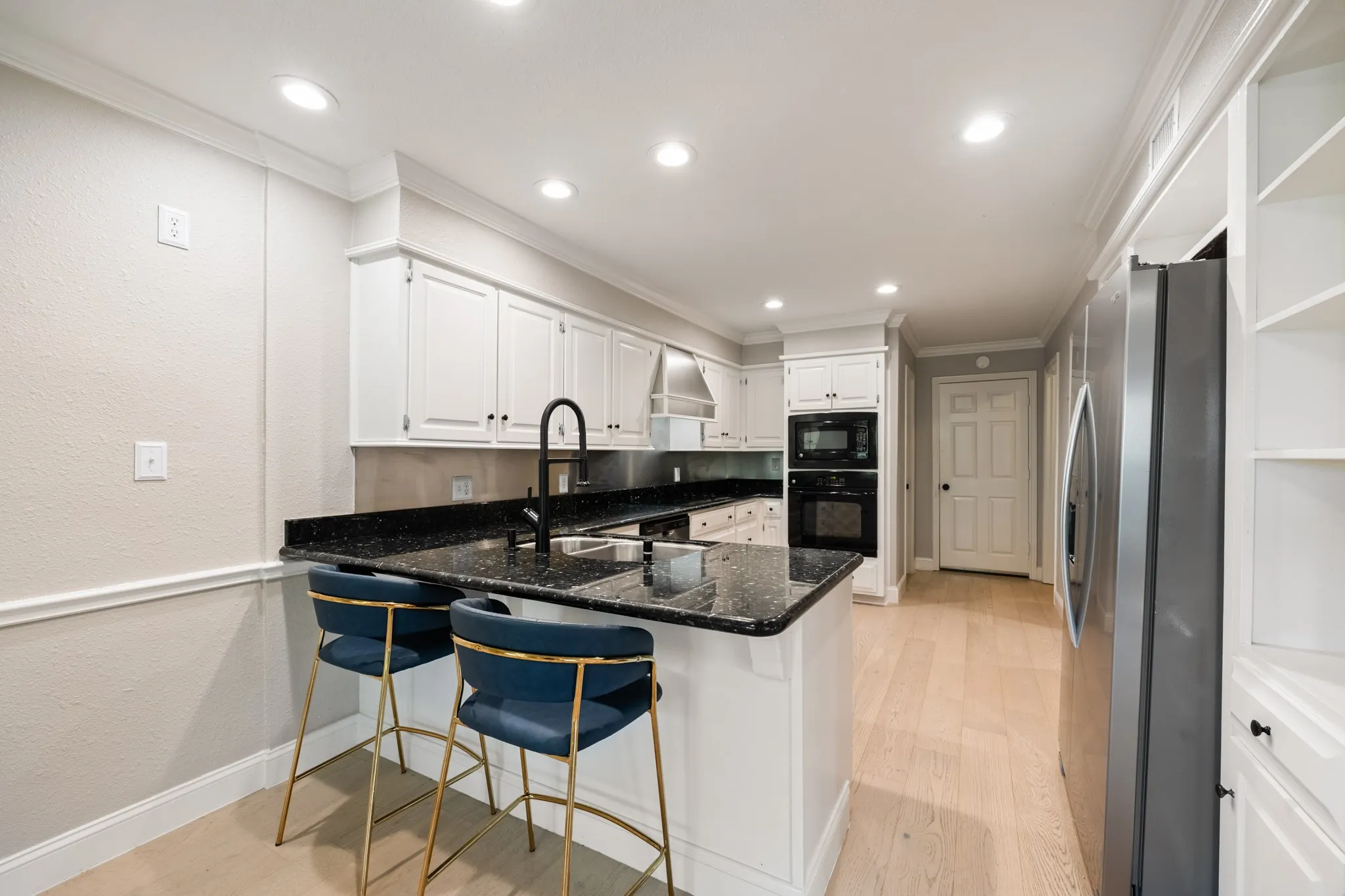 Single Family Residence For Rent in Rockwall County , 3326 Augusta Boulevard, Rockwall, Texas 75087, 4 Bedroom, 3 Bathroom, 2 Garage spaces, 2,480 Sqft, built in 1984, mls#21375805, Real Estate Agent in Rockwall, Homes For Rent in Rockwall county, Homes For Rent in Rockwall, Realtor in Rockwall Texas, Real Estate Brokerage Independent Realty Texas, Luminita Cordes Realtor