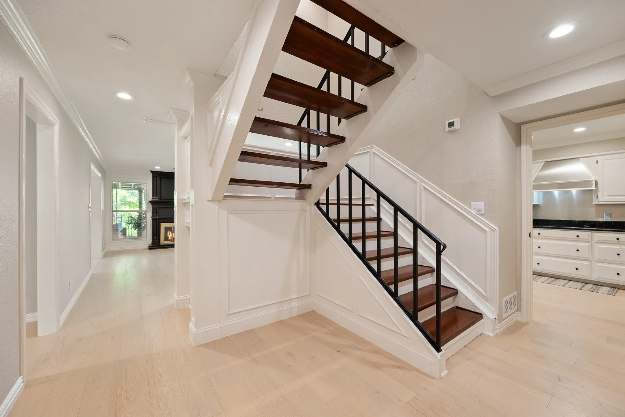 Single Family Residence For Rent in Rockwall County , 3326 Augusta Boulevard, Rockwall, Texas 75087, 4 Bedroom, 3 Bathroom, 2 Garage spaces, 2,480 Sqft, built in 1984, mls#21375805, Real Estate Agent in Rockwall, Homes For Rent in Rockwall county, Homes For Rent in Rockwall, Realtor in Rockwall Texas, Real Estate Brokerage Independent Realty Texas, Luminita Cordes Realtor