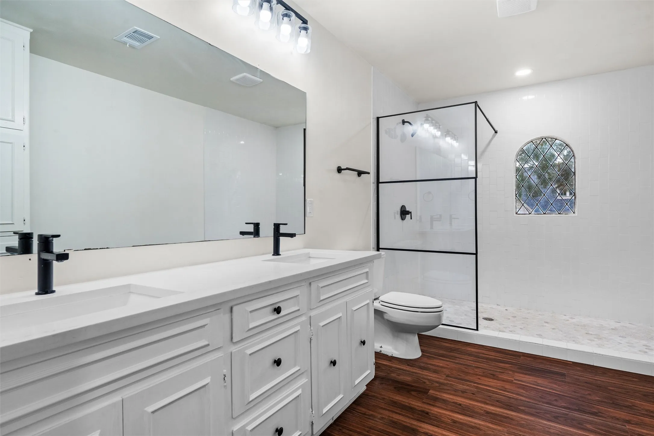 Single Family Residence For Sale in Tarrant County , 6020 Lantana Lane, Fort Worth, Texas 76112, 5 Bedroom, 3 Bathroom, Garage spaces, 3,091 Sqft, built in 1977, mls#21375272, Real Estate Agent in Fort Worth, Homes For Sale in Tarrant county, Homes For Sale in Fort Worth, Realtor in Fort Worth Texas, Real Estate Brokerage Independent Realty Texas, Luminita Cordes Realtor