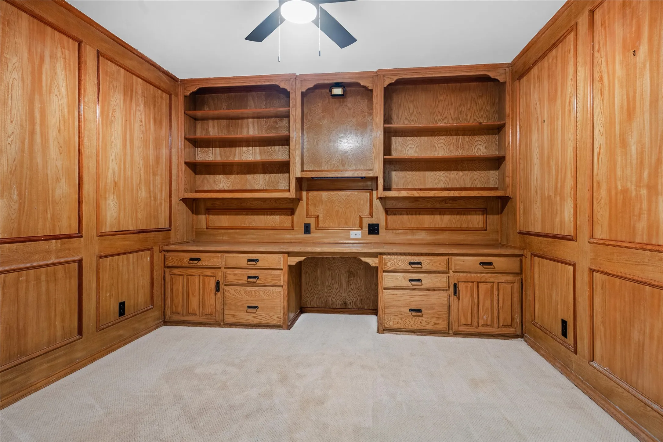 Single Family Residence For Sale in Tarrant County , 6020 Lantana Lane, Fort Worth, Texas 76112, 5 Bedroom, 3 Bathroom, Garage spaces, 3,091 Sqft, built in 1977, mls#21375272, Real Estate Agent in Fort Worth, Homes For Sale in Tarrant county, Homes For Sale in Fort Worth, Realtor in Fort Worth Texas, Real Estate Brokerage Independent Realty Texas, Luminita Cordes Realtor