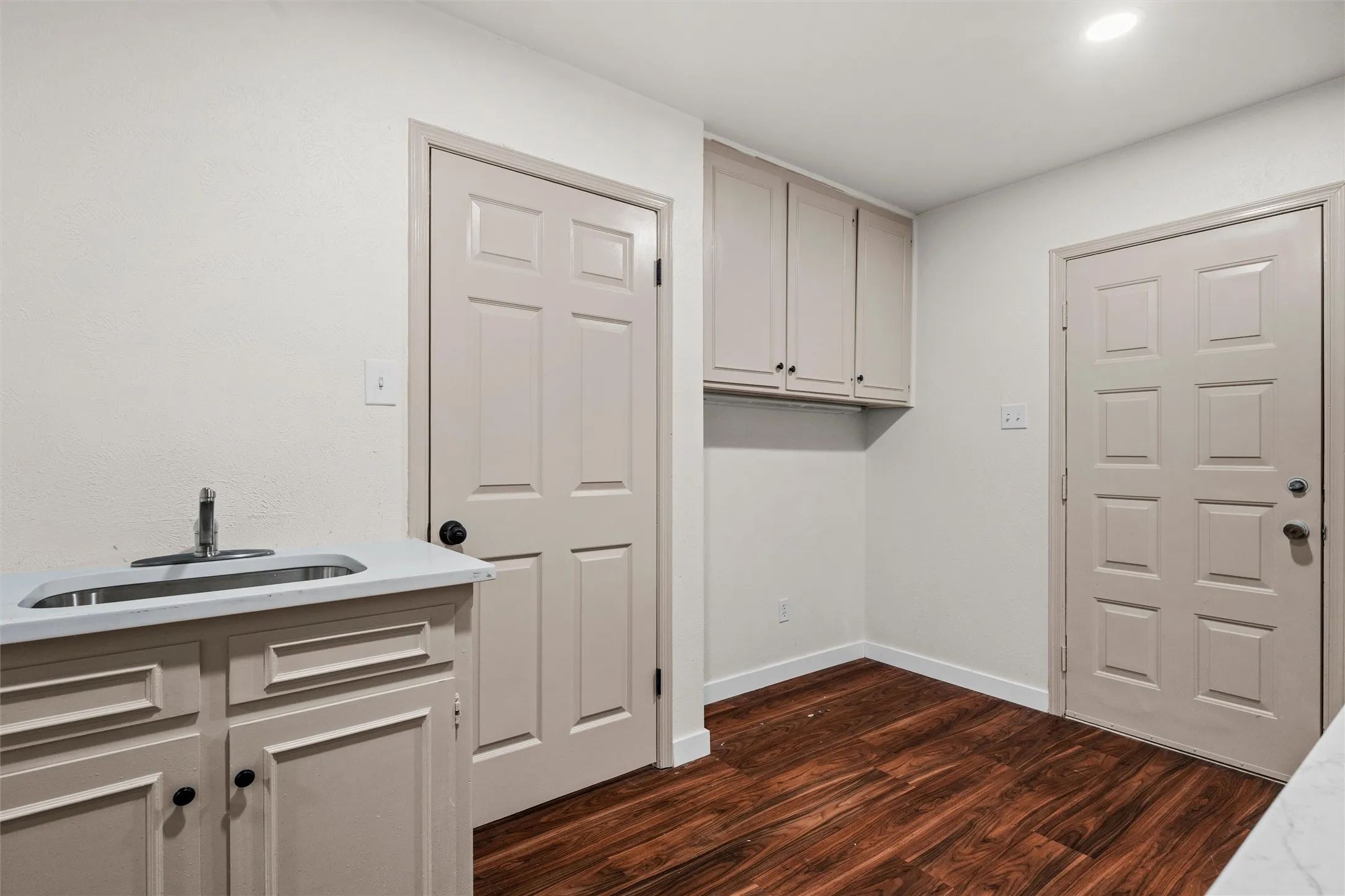 Single Family Residence For Sale in Tarrant County , 6020 Lantana Lane, Fort Worth, Texas 76112, 5 Bedroom, 3 Bathroom, Garage spaces, 3,091 Sqft, built in 1977, mls#21375272, Real Estate Agent in Fort Worth, Homes For Sale in Tarrant county, Homes For Sale in Fort Worth, Realtor in Fort Worth Texas, Real Estate Brokerage Independent Realty Texas, Luminita Cordes Realtor